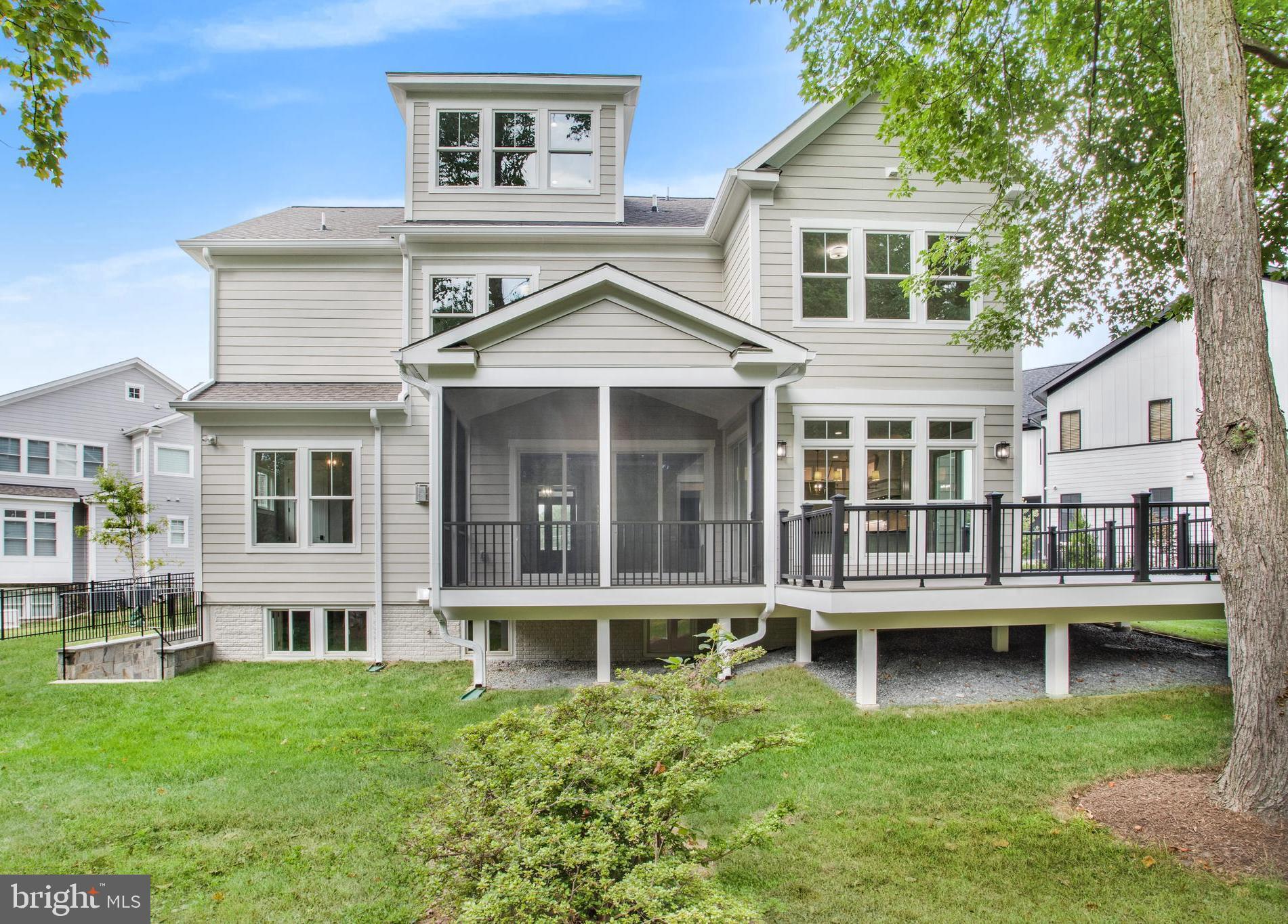 WESTBRIAR COUNTRY CLUB ESTATES - Residential