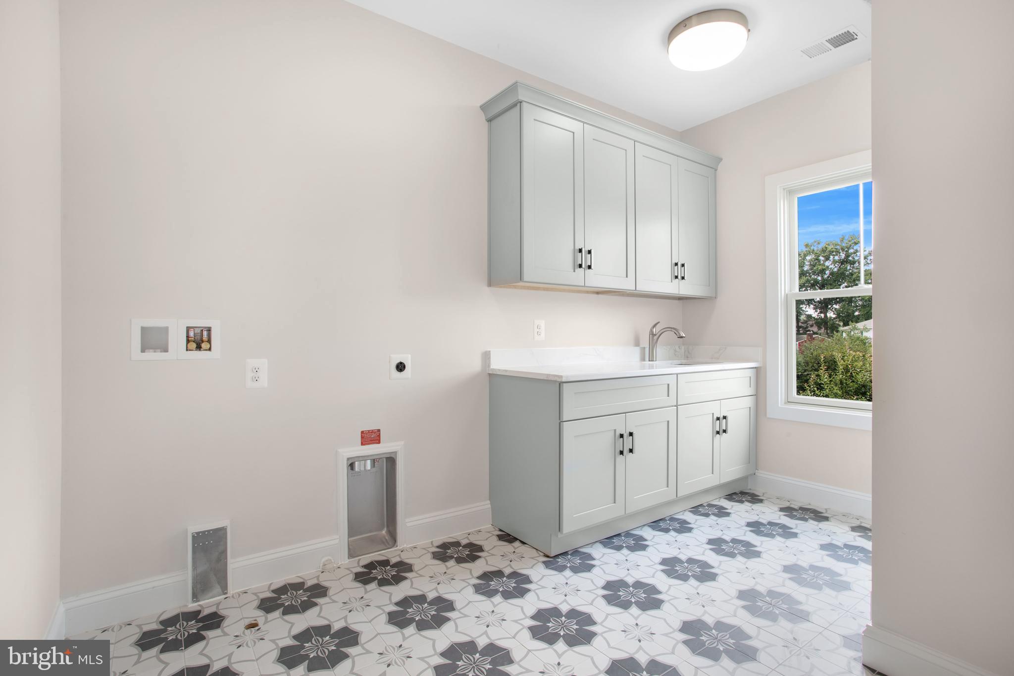 WESTBRIAR COUNTRY CLUB ESTATES - Residential