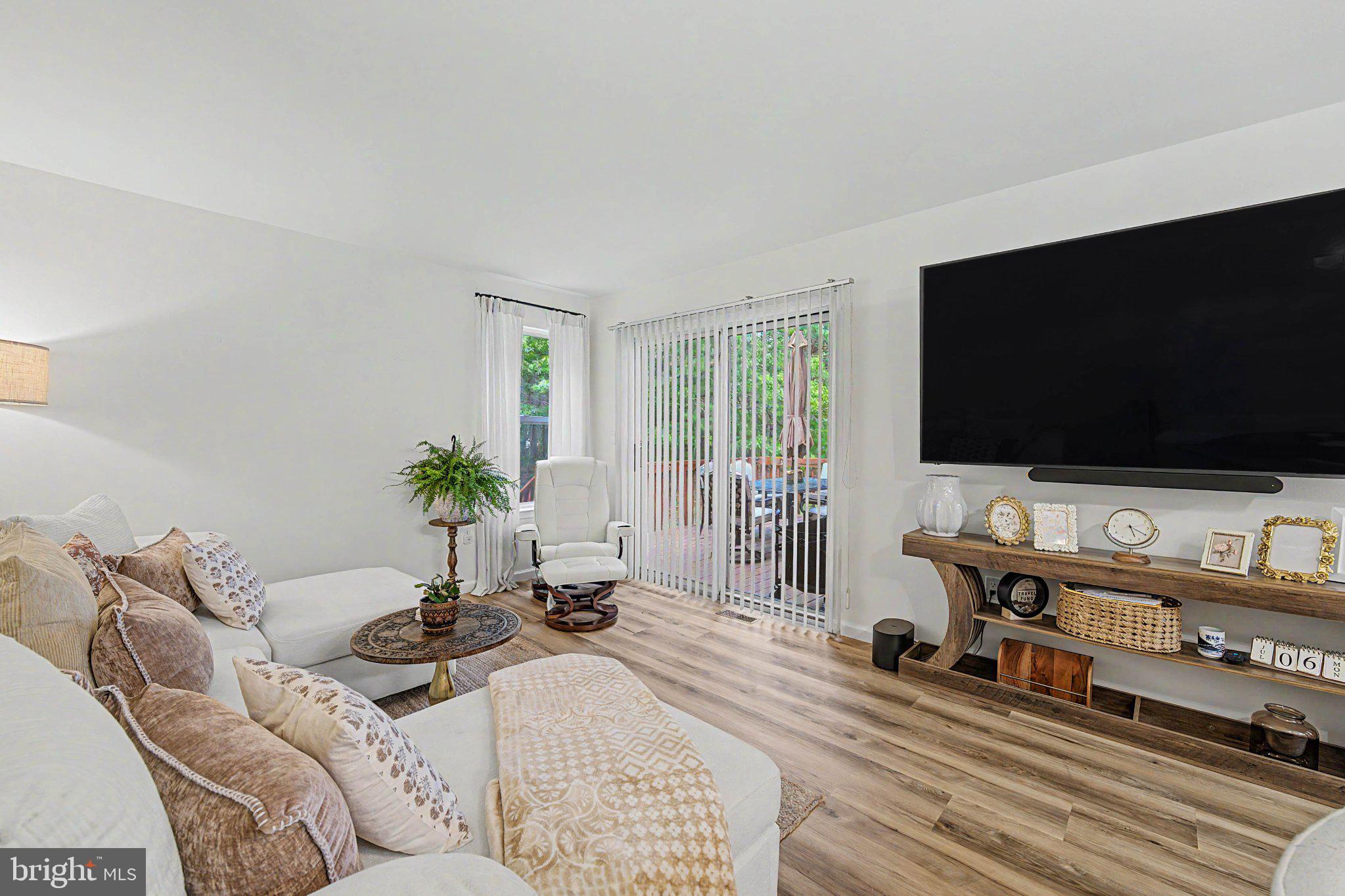 19 E WOODLAND AVENUE