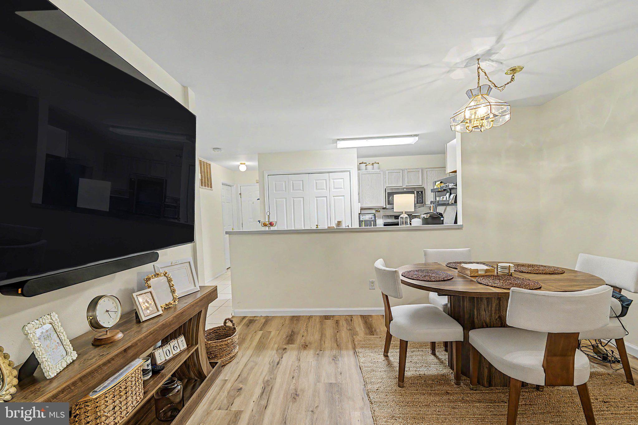 19 E WOODLAND AVENUE