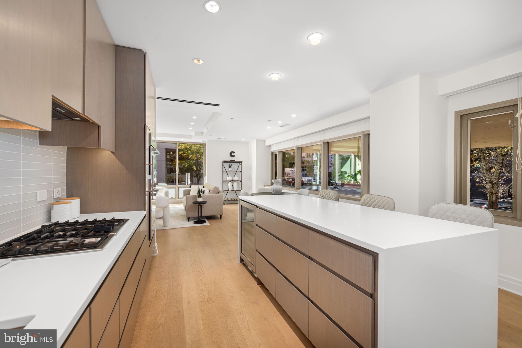 2501 M STREET NW T04