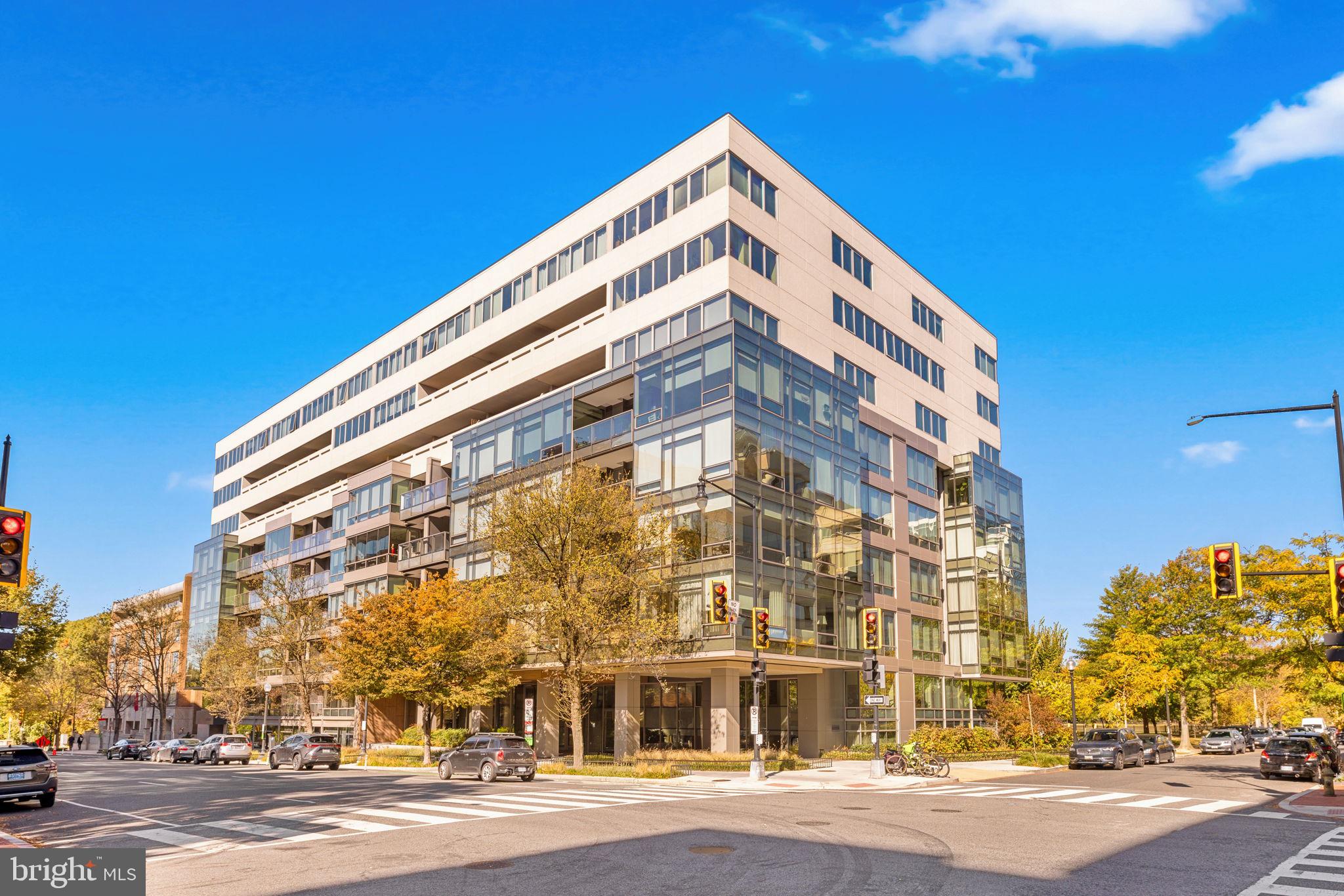 2501 M STREET NW T04