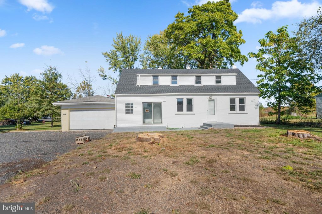 Photo of 635 Elroy Road, SOUDERTON, PA 18964 (MLS # PAMC2158118)