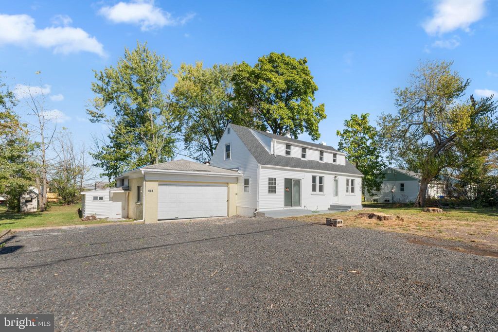 Photo of 635 Elroy Road, SOUDERTON, PA 18964 (MLS # PAMC2158118)