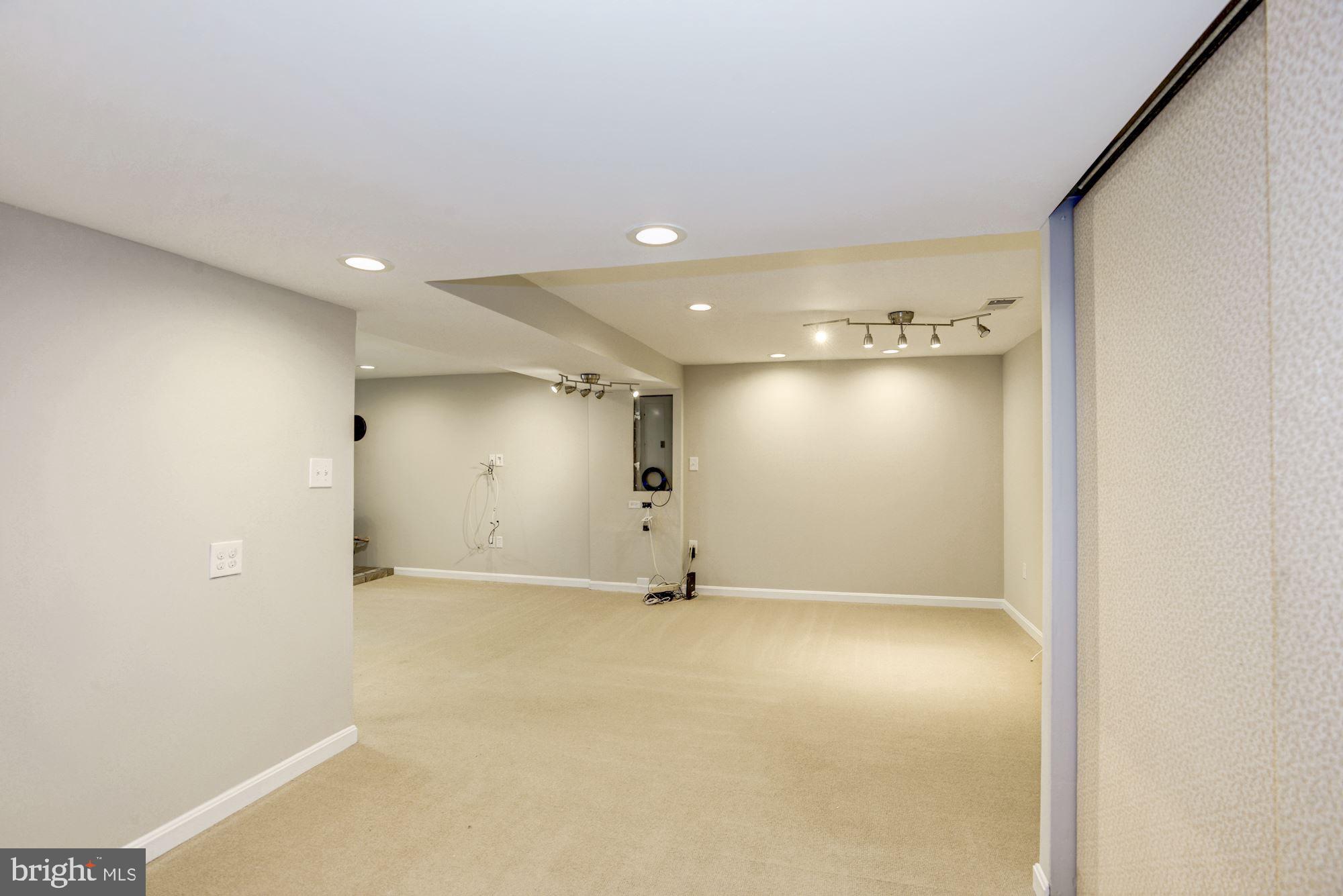 ROSE HILL FARMS - Residential