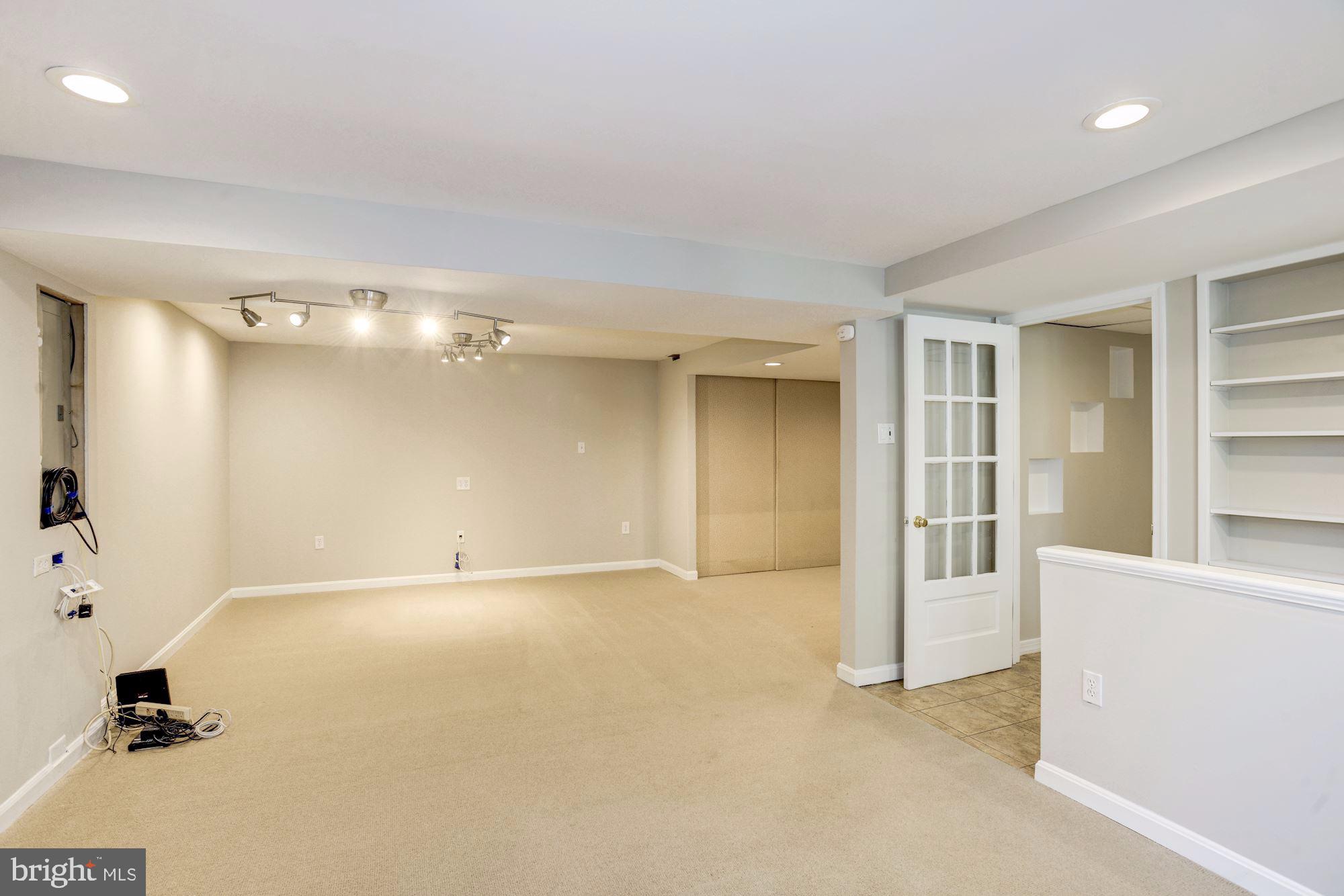 ROSE HILL FARMS - Residential