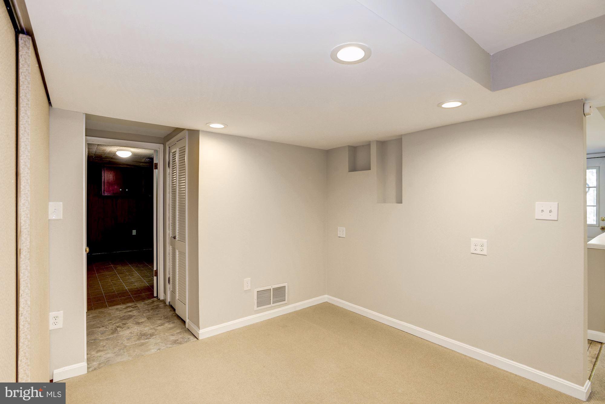 ROSE HILL FARMS - Residential