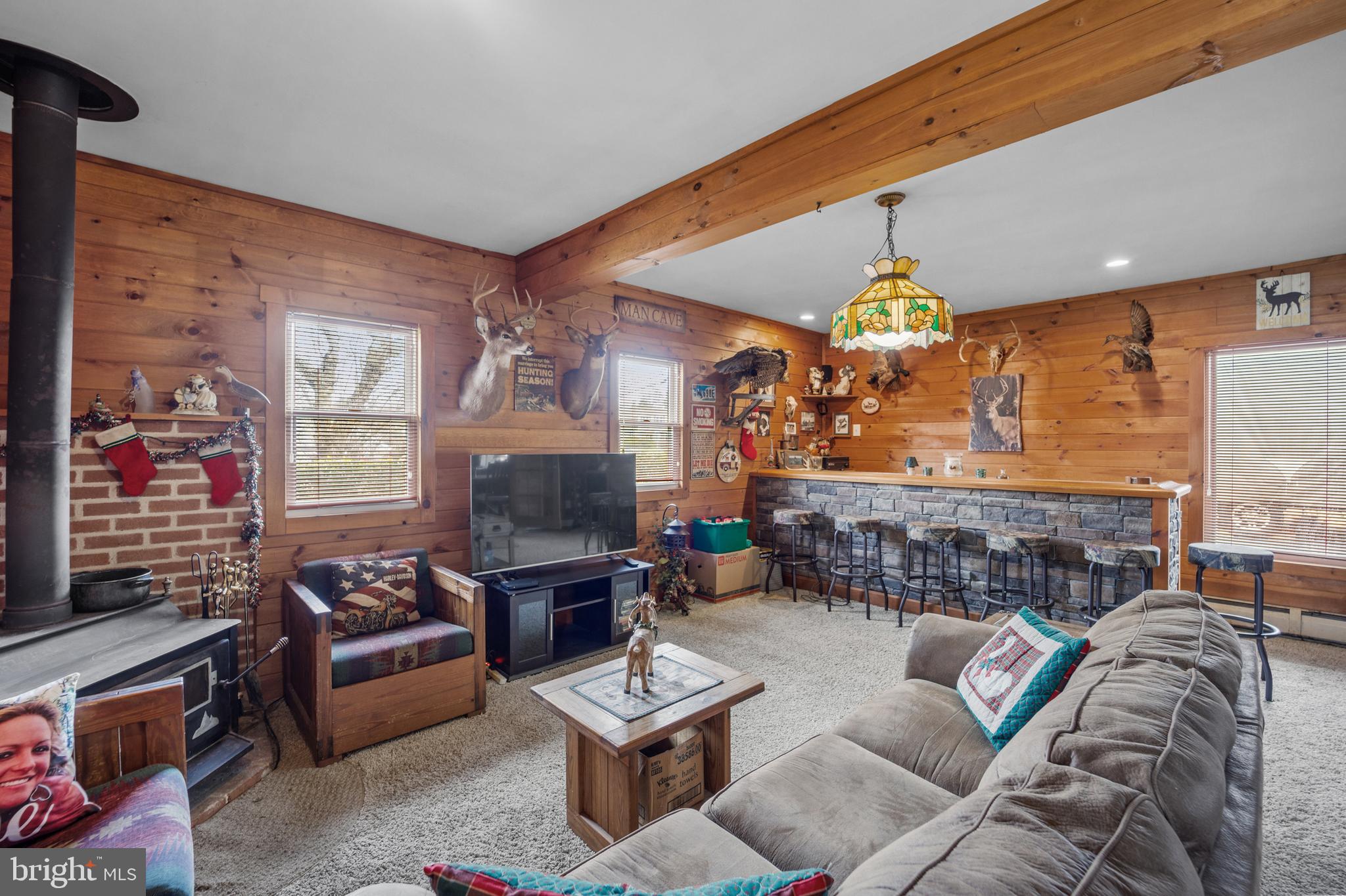 HUNTINGDON HILLS - Residential