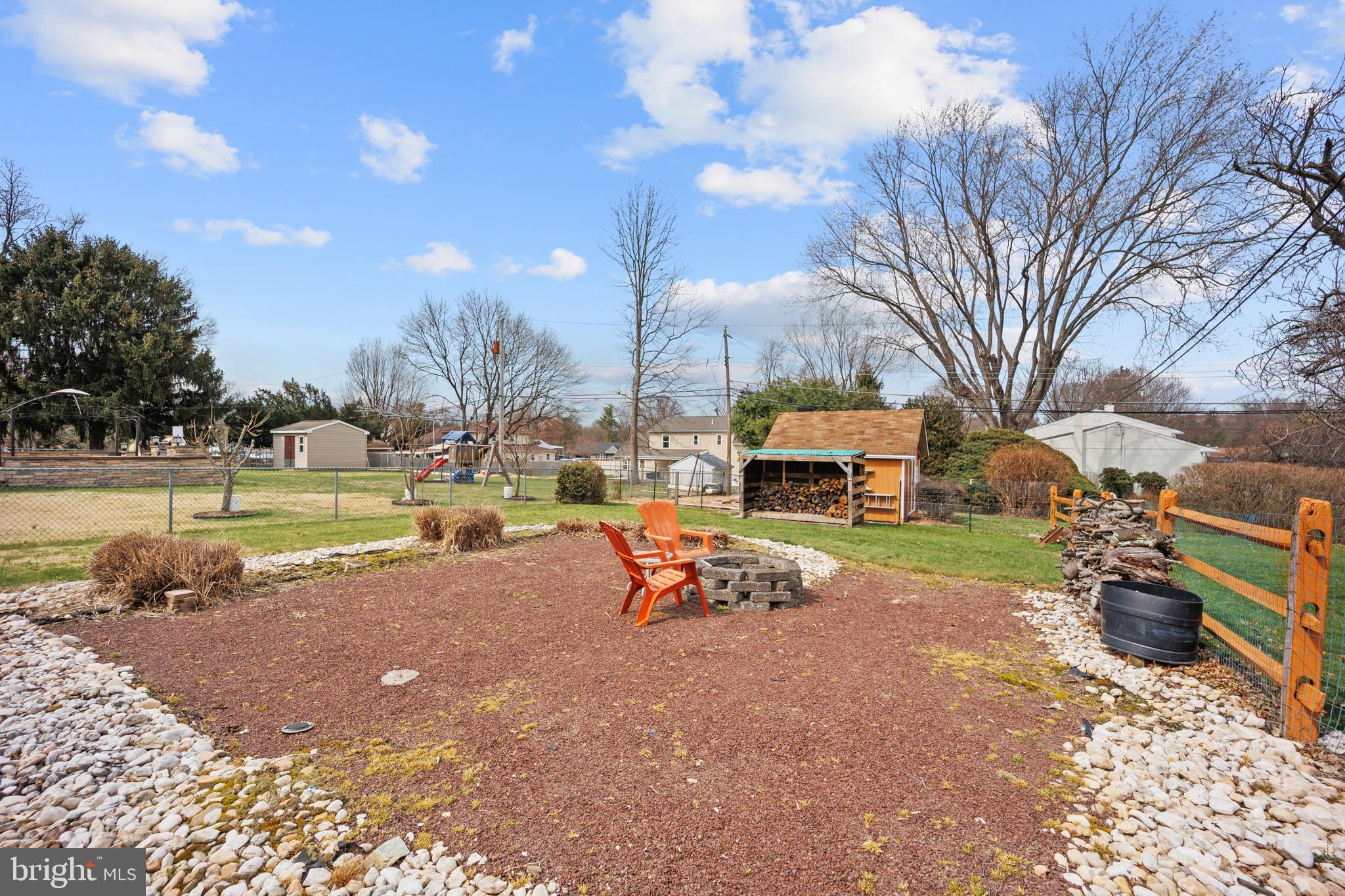 HUNTINGDON HILLS - Residential