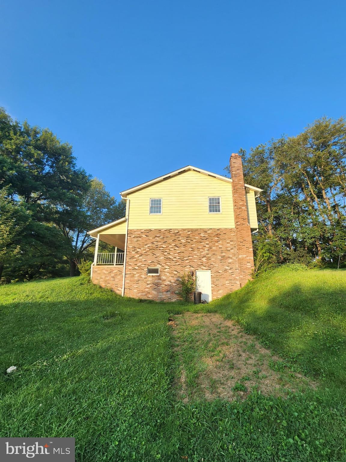 3297 RAYMONDS WAY