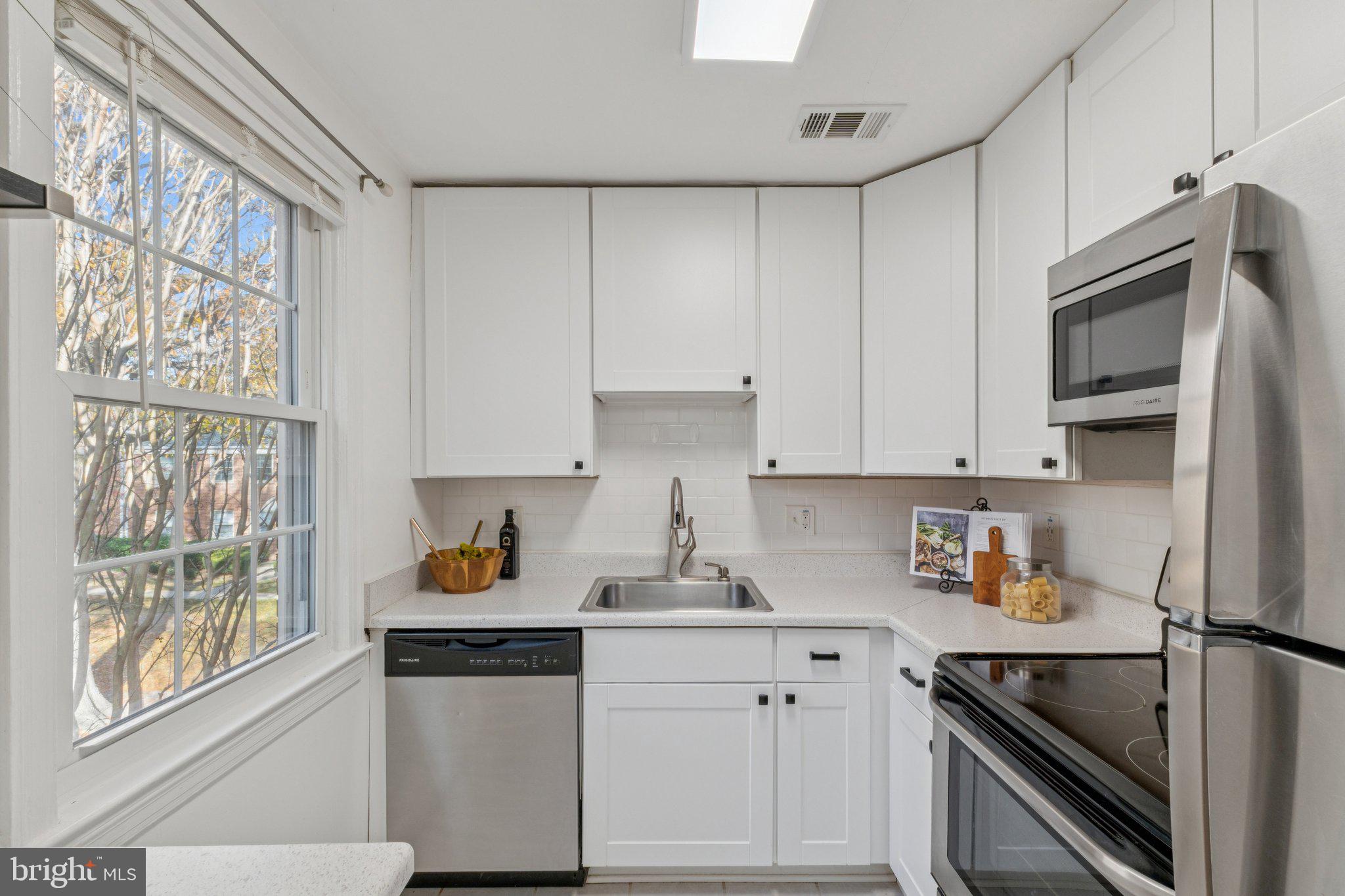 CAMBRIDGE COURTS - Residential