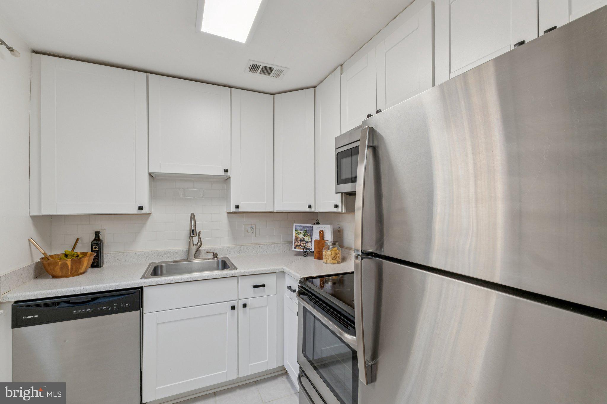 CAMBRIDGE COURTS - Residential