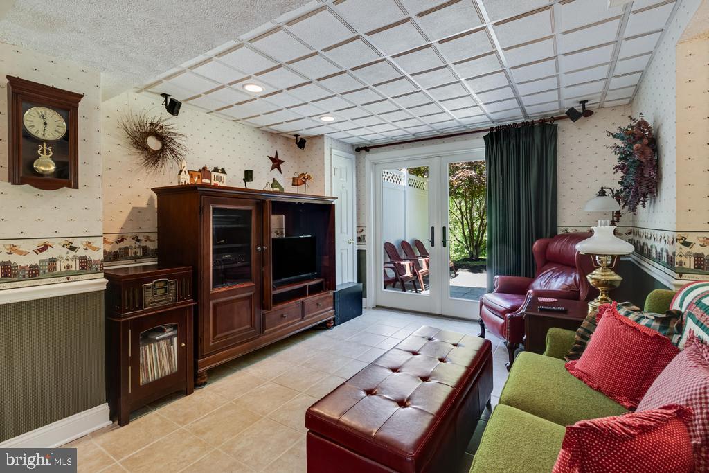 INDIAN CREEK - Residential