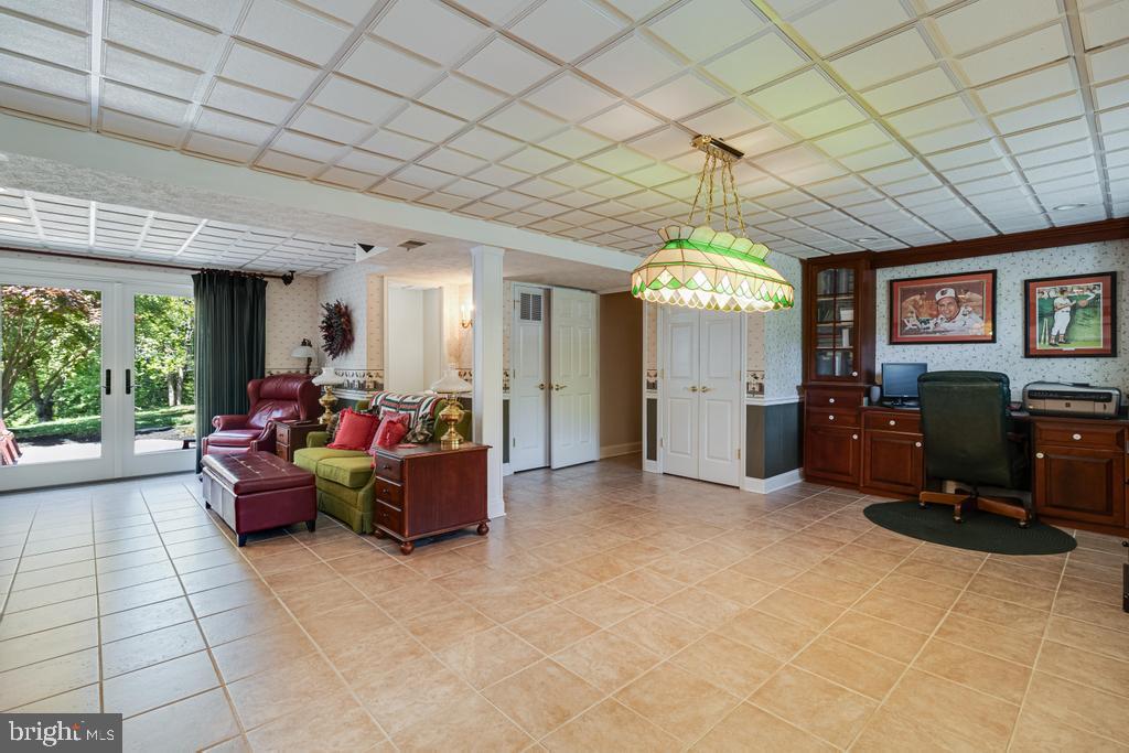 INDIAN CREEK - Residential