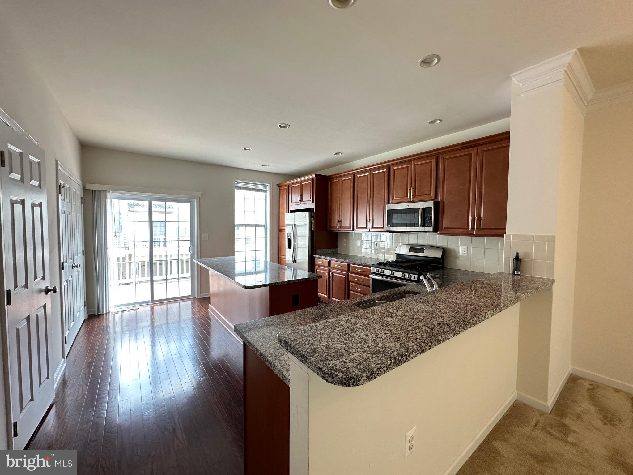 MOOREFIELD STATION - Residential Lease