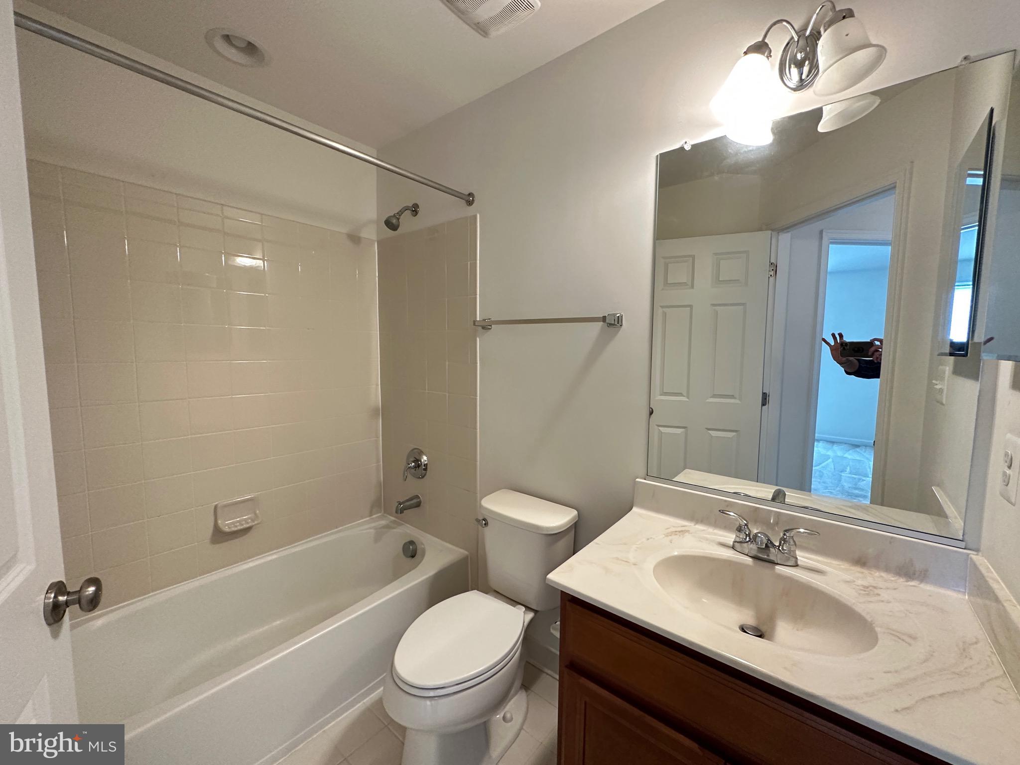 MOOREFIELD STATION - Residential Lease