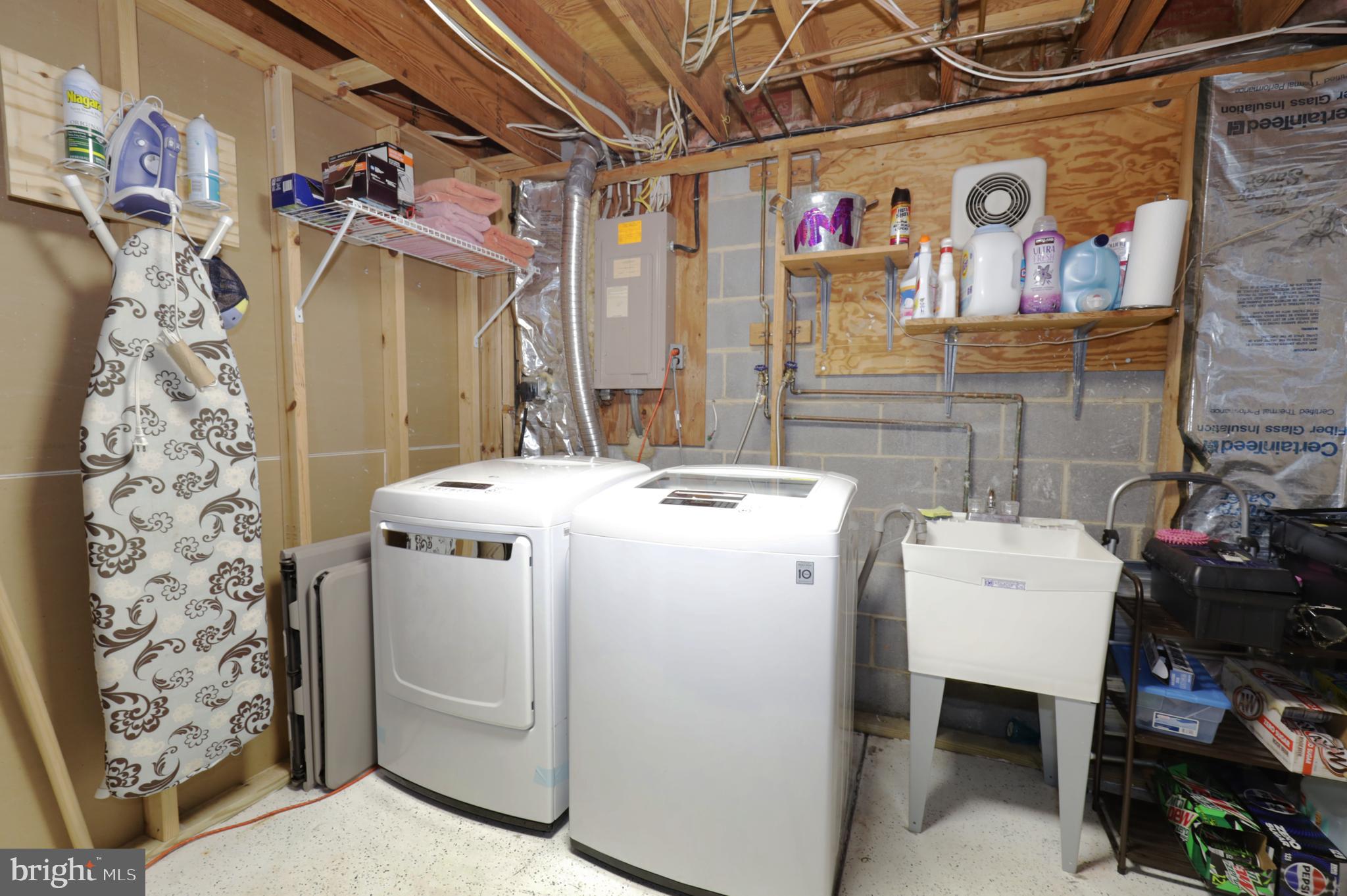 ORANGE HUNT ESTATES - Residential