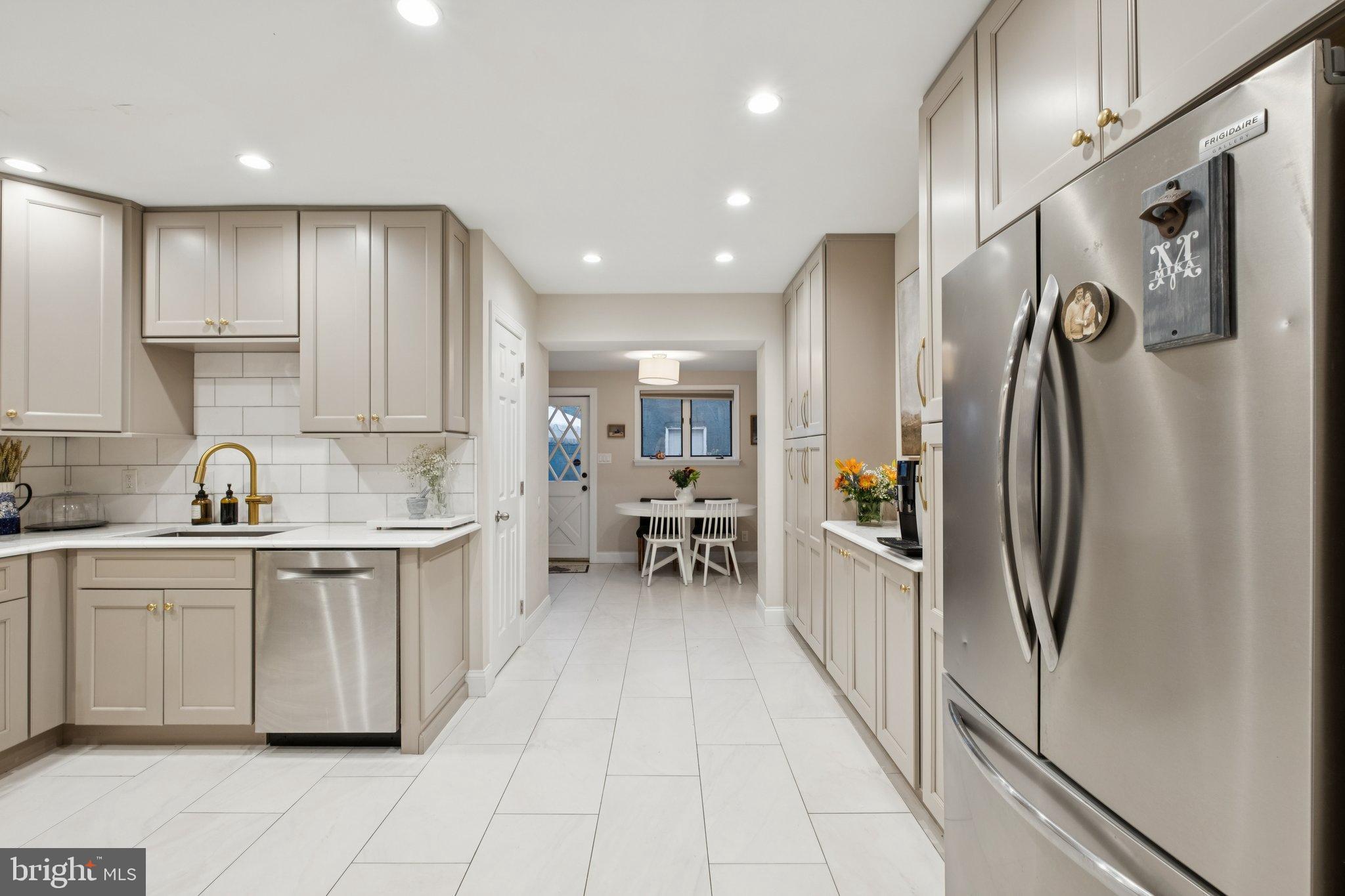 PORT RICHMOND - Residential