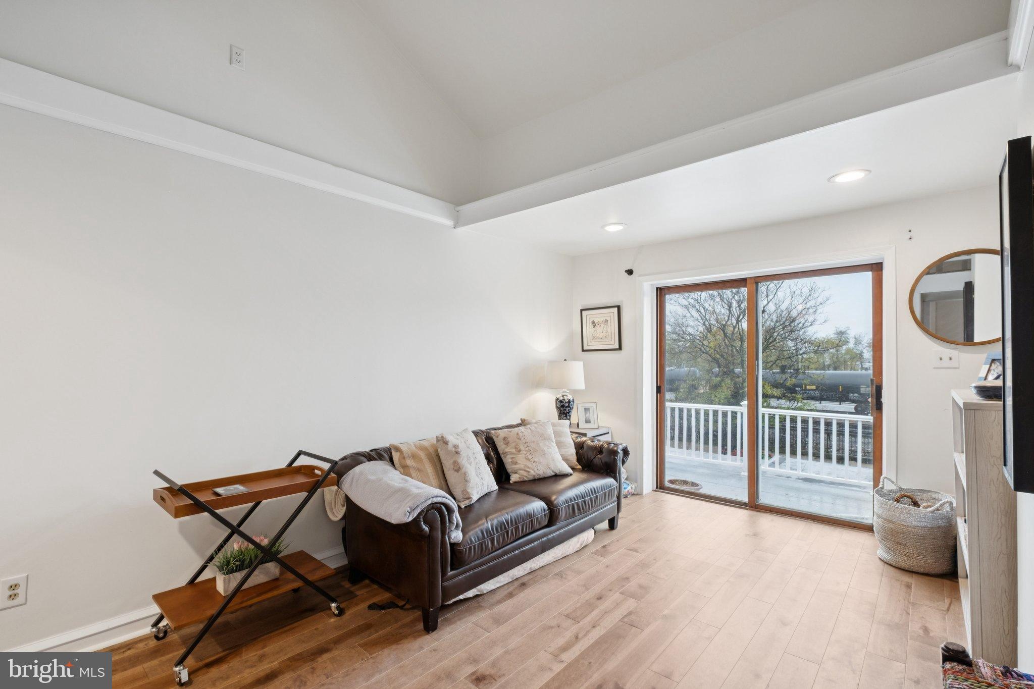 PORT RICHMOND - Residential