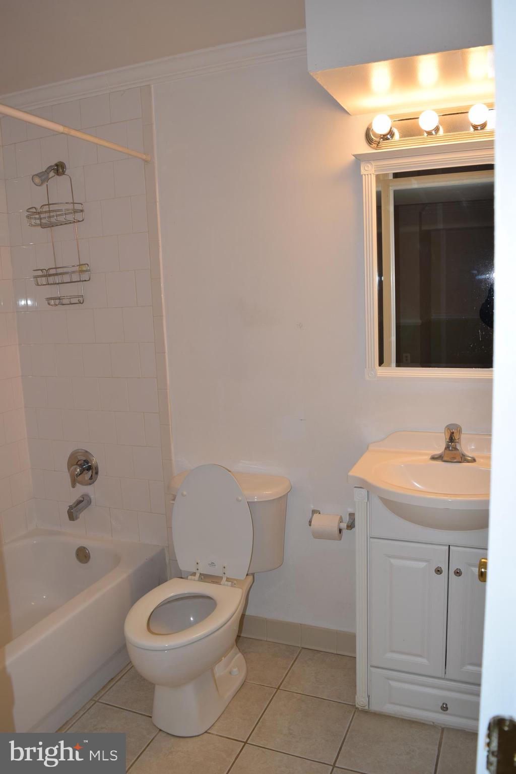 DALE CITY - Residential Lease