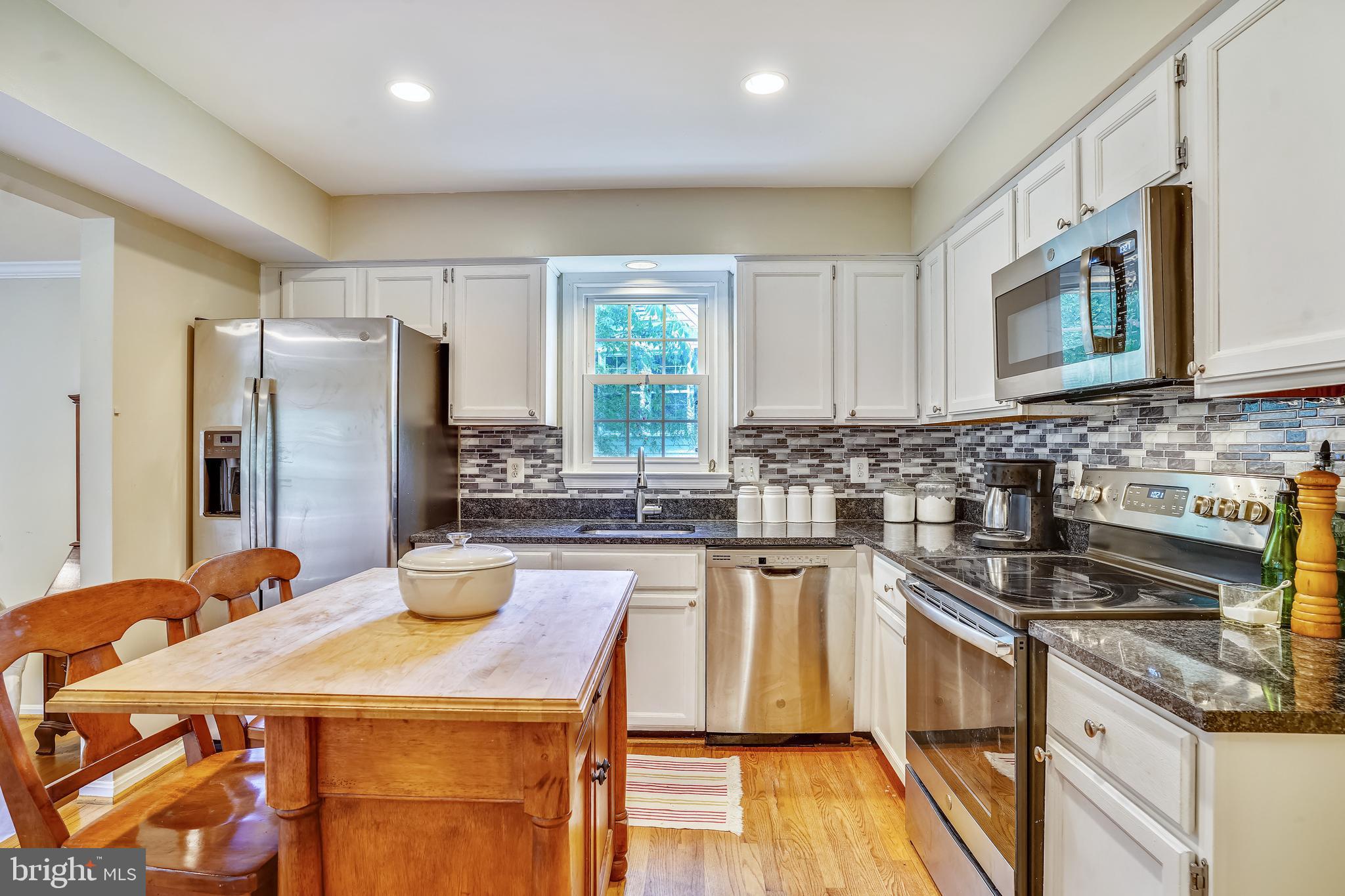 RESTON - Residential