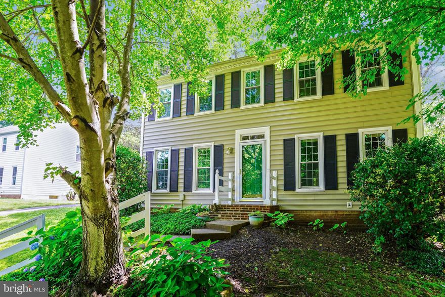 WELCOME HOME!! UPDATED BATHROOMS, NEW CARPET ON UPPER AND LOWER LEVELS, FRESH PAINT AND LOTS OF OTHER FRESH TOUCHES. THE BACK YARD IS LUSH AND GREEN AND THE DECK IS READY TO PARTY  ON OR JUST PICK UP YOUR FEET AND RELAX. FANTASTIC CUL-DE-SAC LOCATION IN NORTH RESTON WITHIN WALKING DISTANCE OF SHOPS AND ENTERTAINMENT. SAND-IN-PLACE HARDWOOD FLOORS THROUGHOUT MAIN LEVEL.  FAMILY ROOM OFF KITCHEN. 2 FIREPLACES. FULLY FINISHED BASEMENT. 2 LEVEL BUMP OUT. LOWER LEVEL OFFICE/DEN/GUEST ROOM FEATURED BUT NOT SHOWN. 2 PANTRIES IN KITCHEN (ONE WALK IN). 2 STORAGE AREAS UNDER BASEMENT STAIRS. ALL 25 WINDOW.S, ROOF AND SIDING HAVE BEEN REPLACED. NEW KITCHEN APPLIANCES. KILLER OPPORTUNITY AND READY FOR YOU TO JUST MOVE IN.