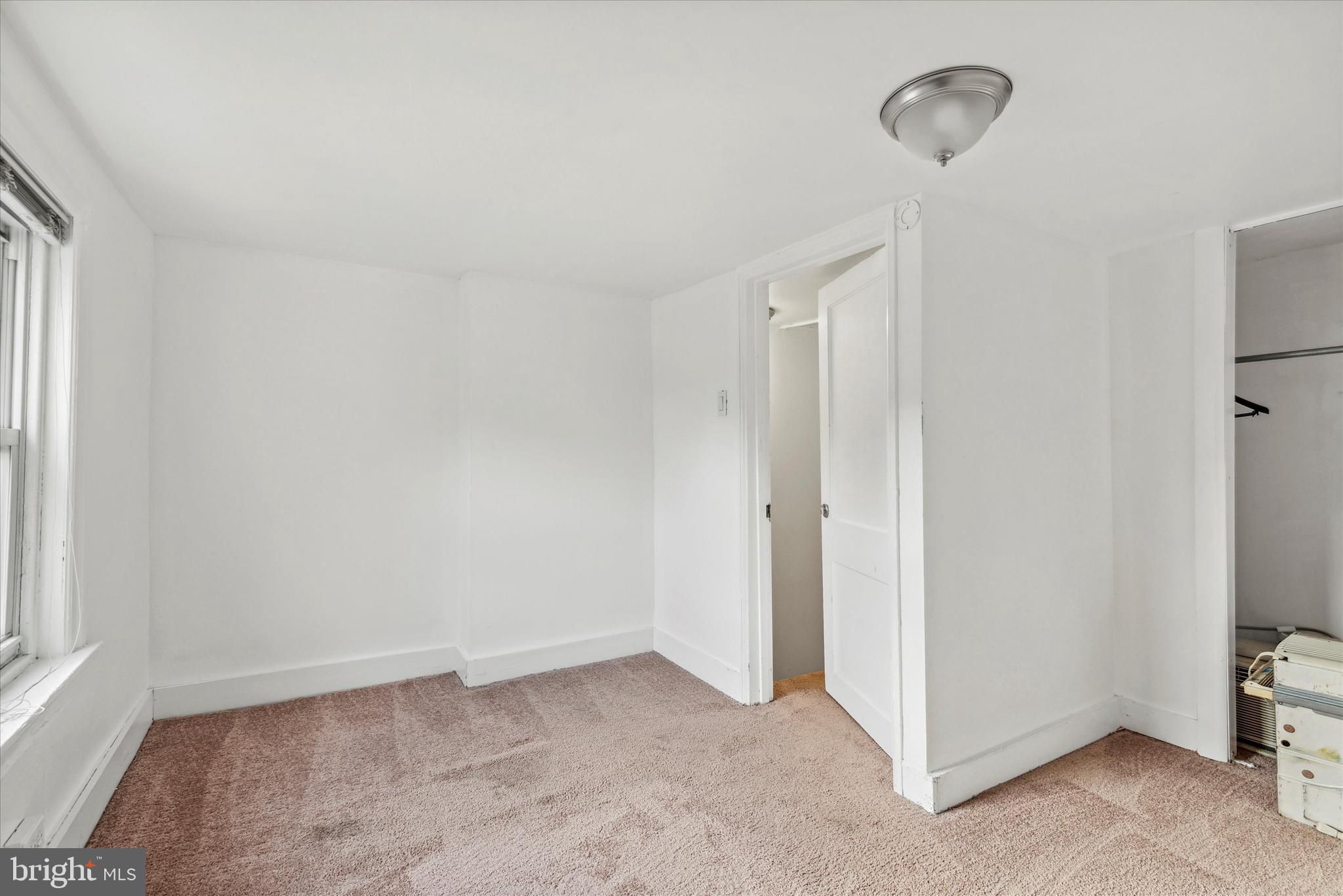 OLDE KENSINGTON - Residential Lease