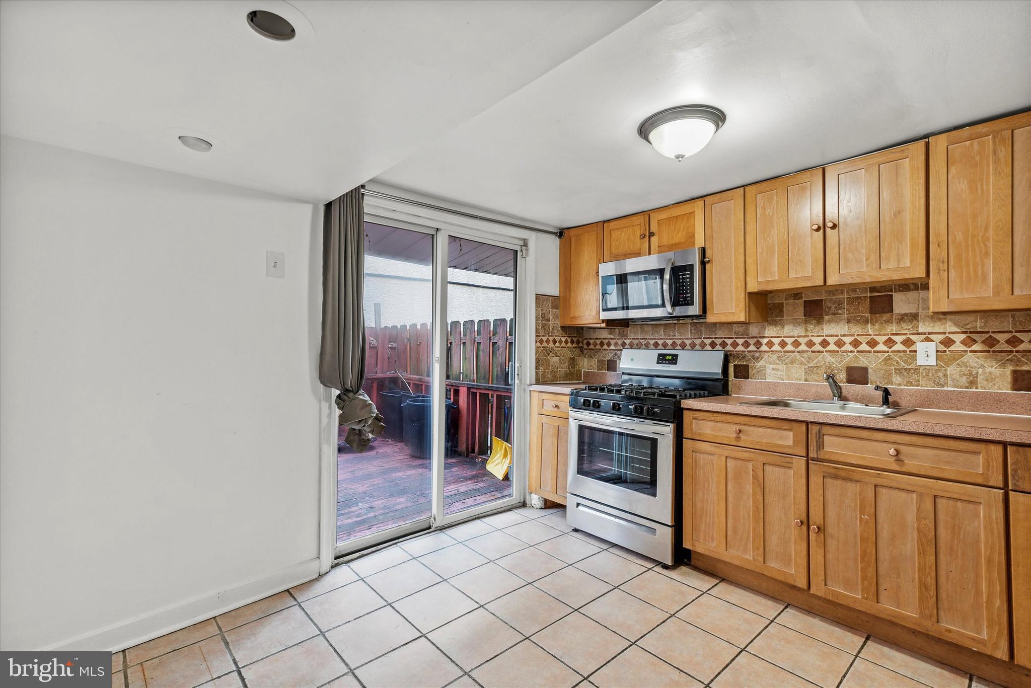 OLDE KENSINGTON - Residential Lease