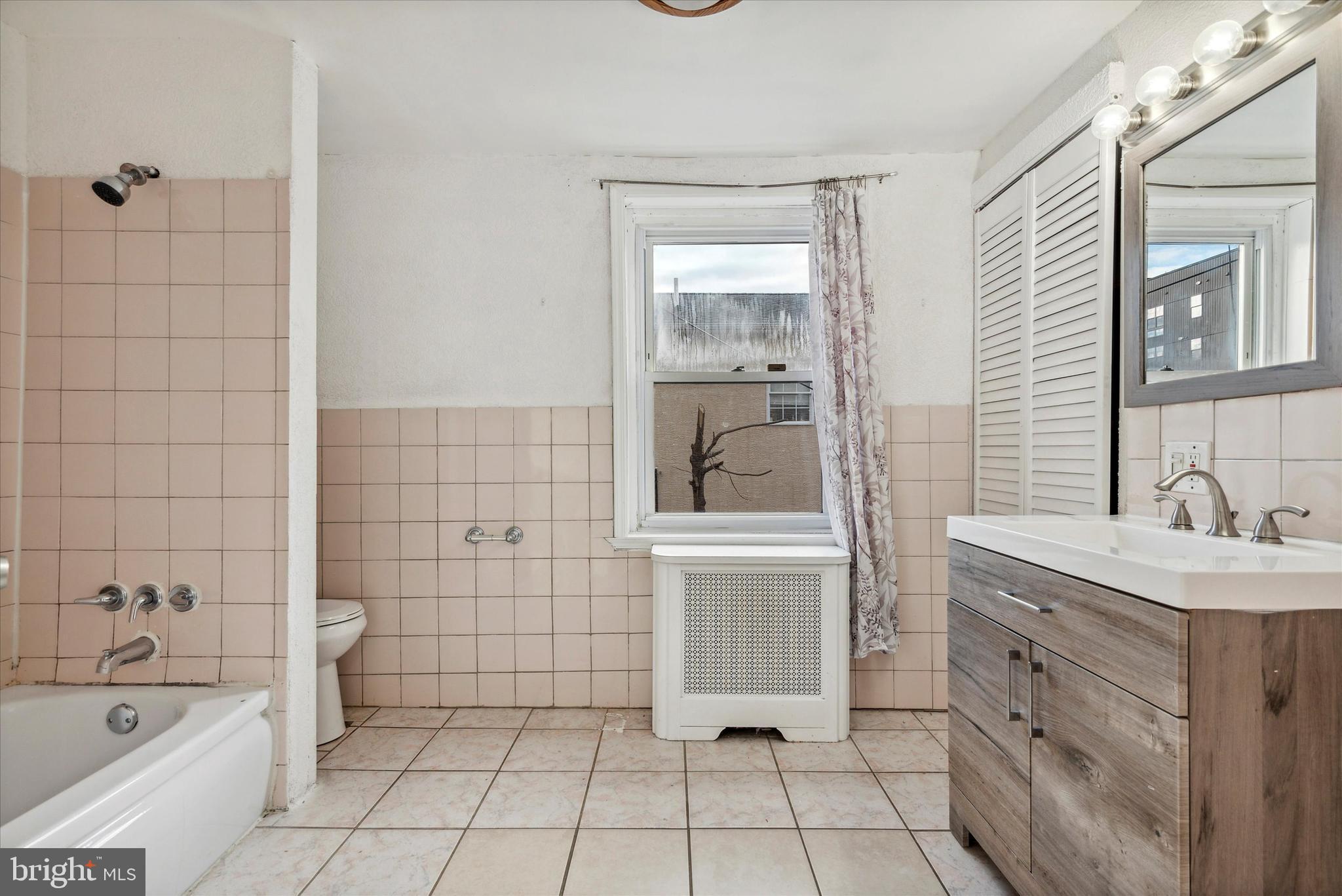 OLDE KENSINGTON - Residential Lease