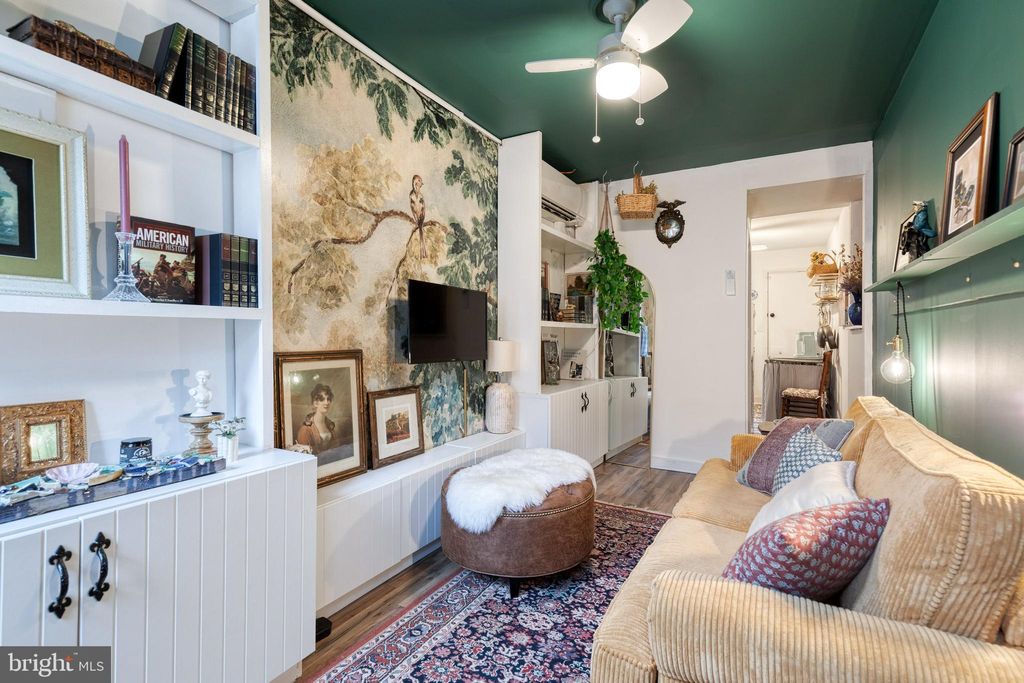 Photo of 512 S Chapel Street, BALTIMORE, MD 21231 (MLS # MDBA2195040)