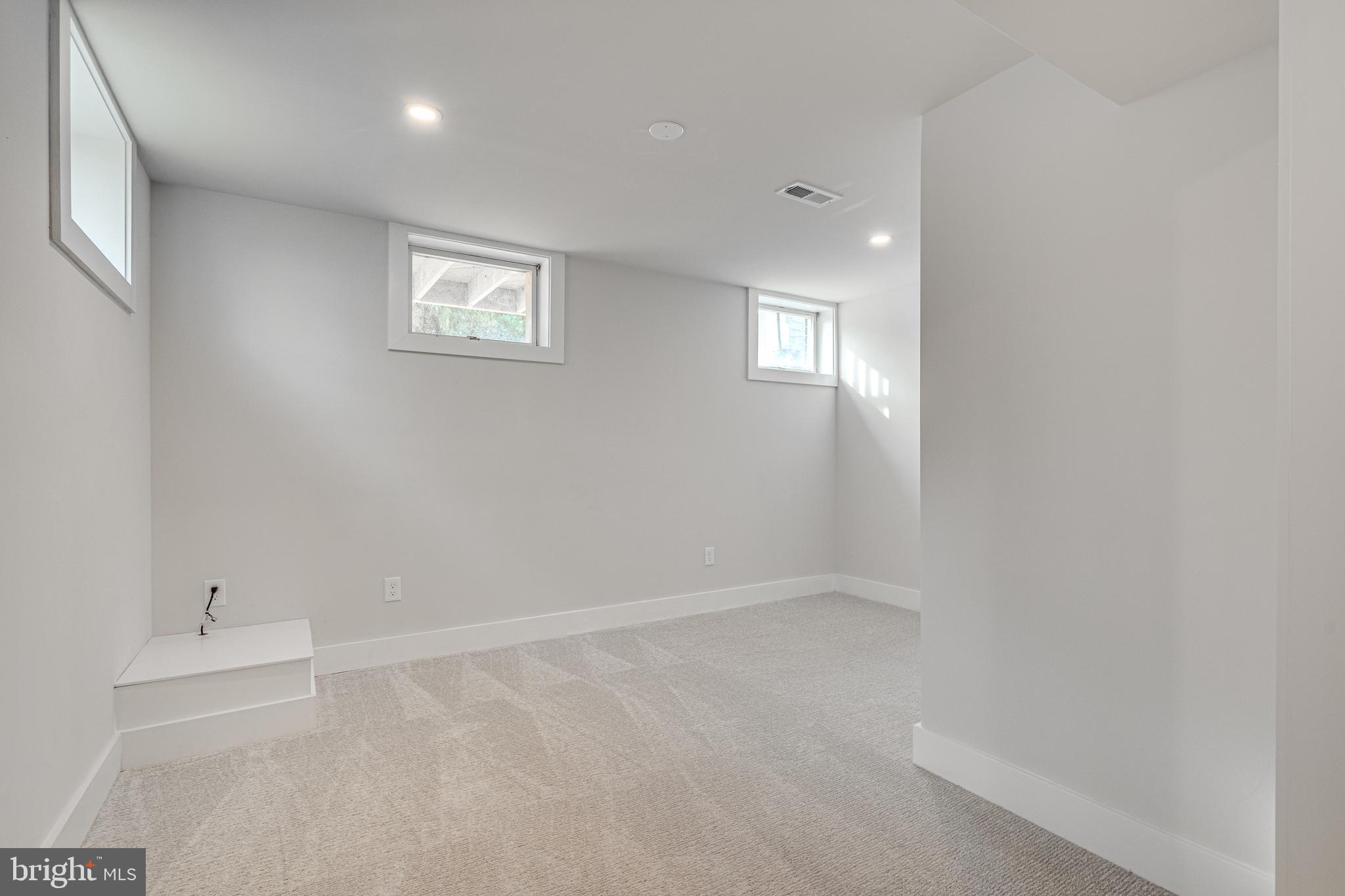 TANGLEWOOD - Residential