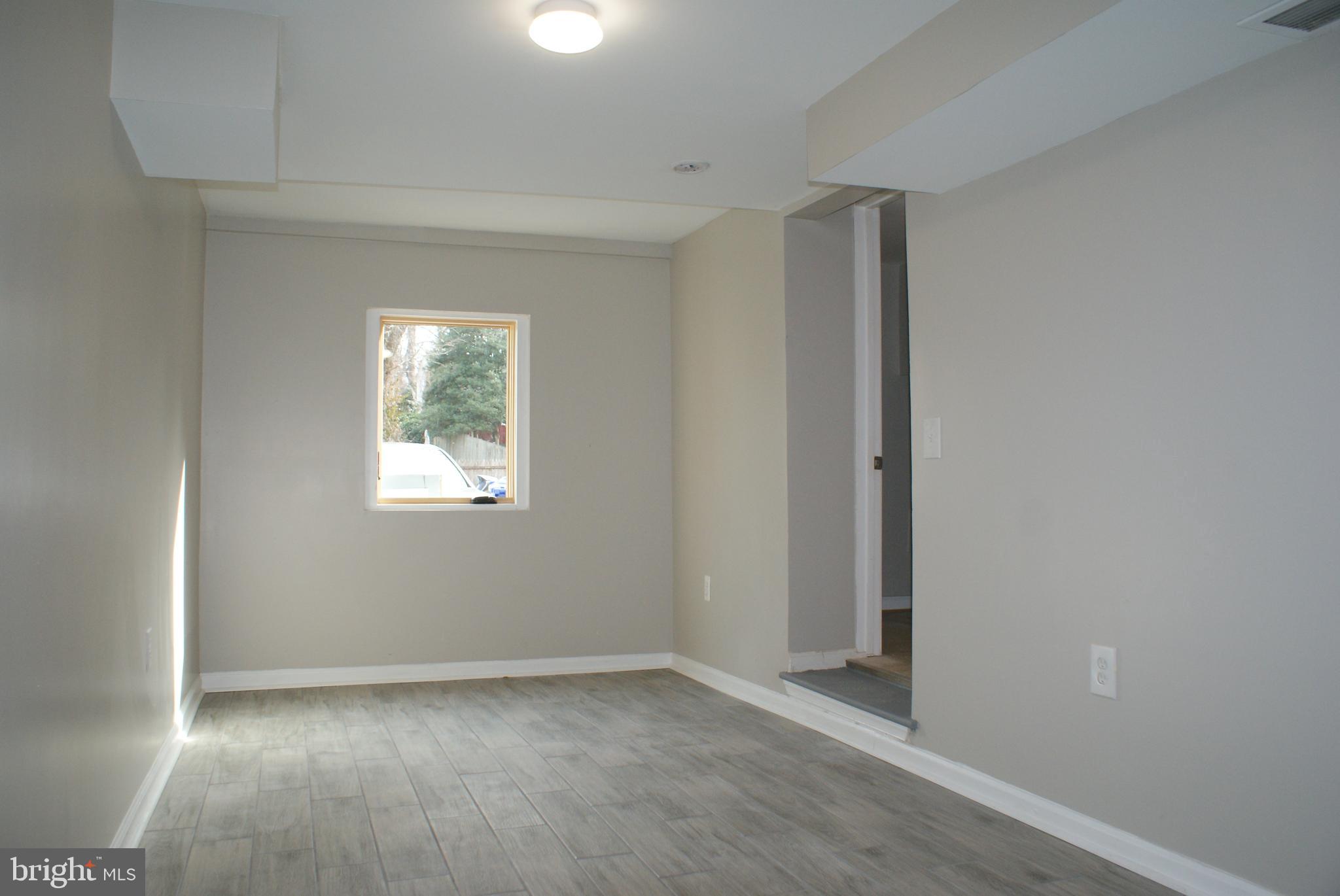 SEVEN OAKS - Residential Lease