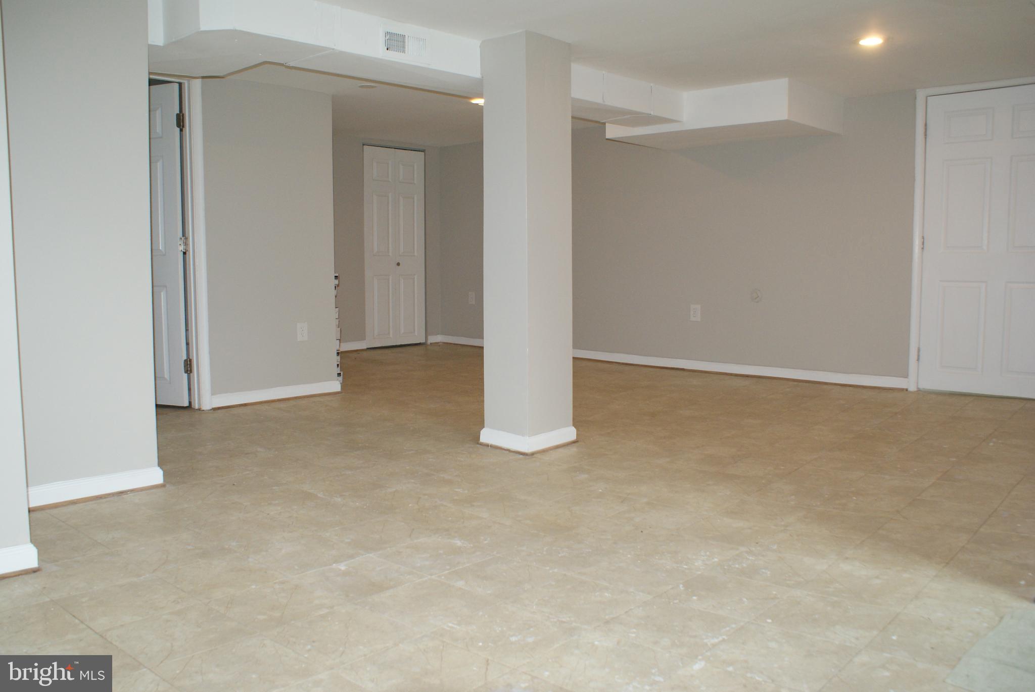 SEVEN OAKS - Residential Lease