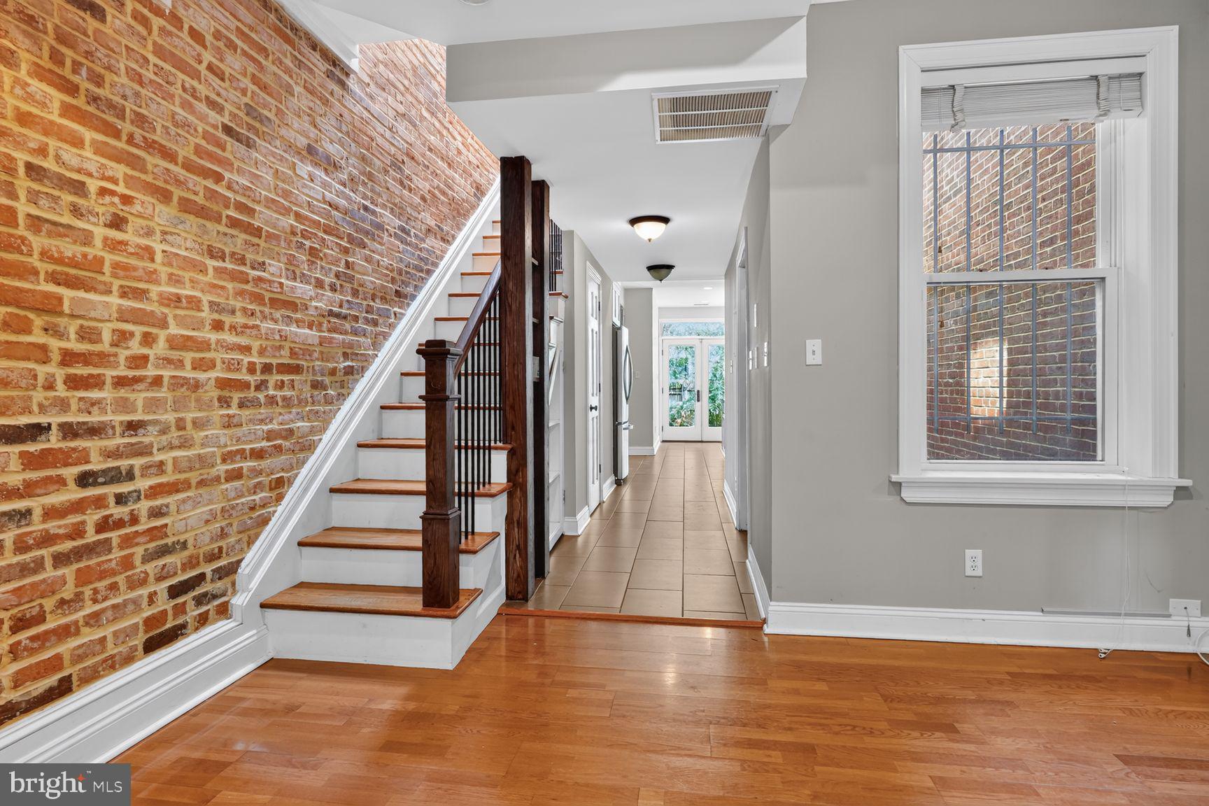 1537 5TH STREET NW
