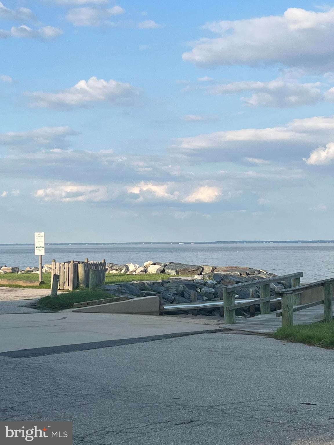 COLUMBIA BEACH - Residential