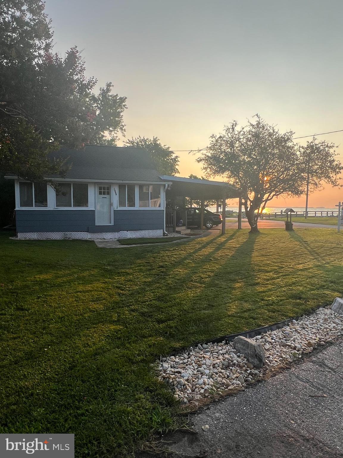 COLUMBIA BEACH - Residential