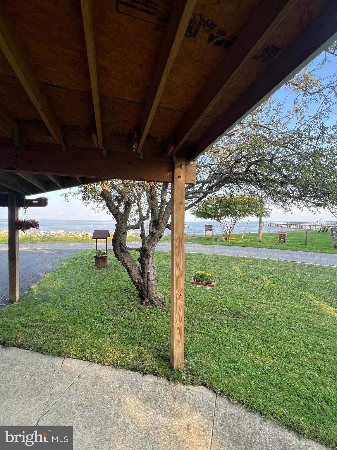 COLUMBIA BEACH - Residential