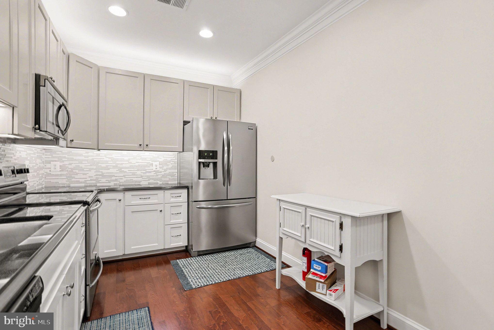 MACPHAIL WOODS - Residential