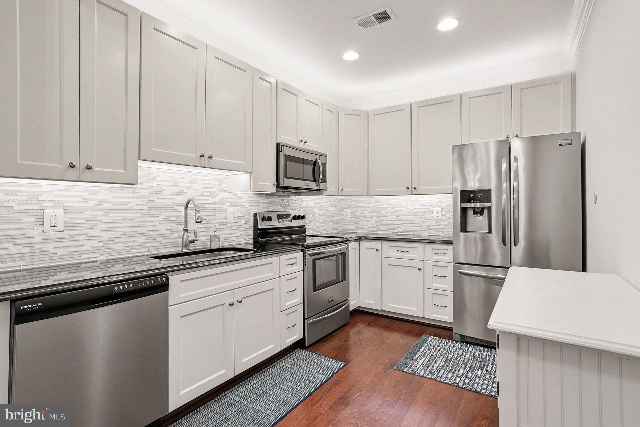 MACPHAIL WOODS - Residential