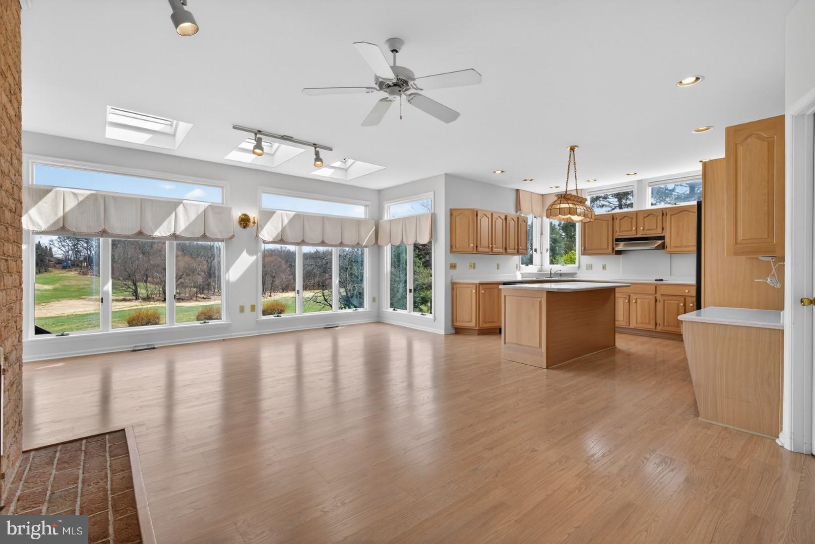 WINDMERE - Residential