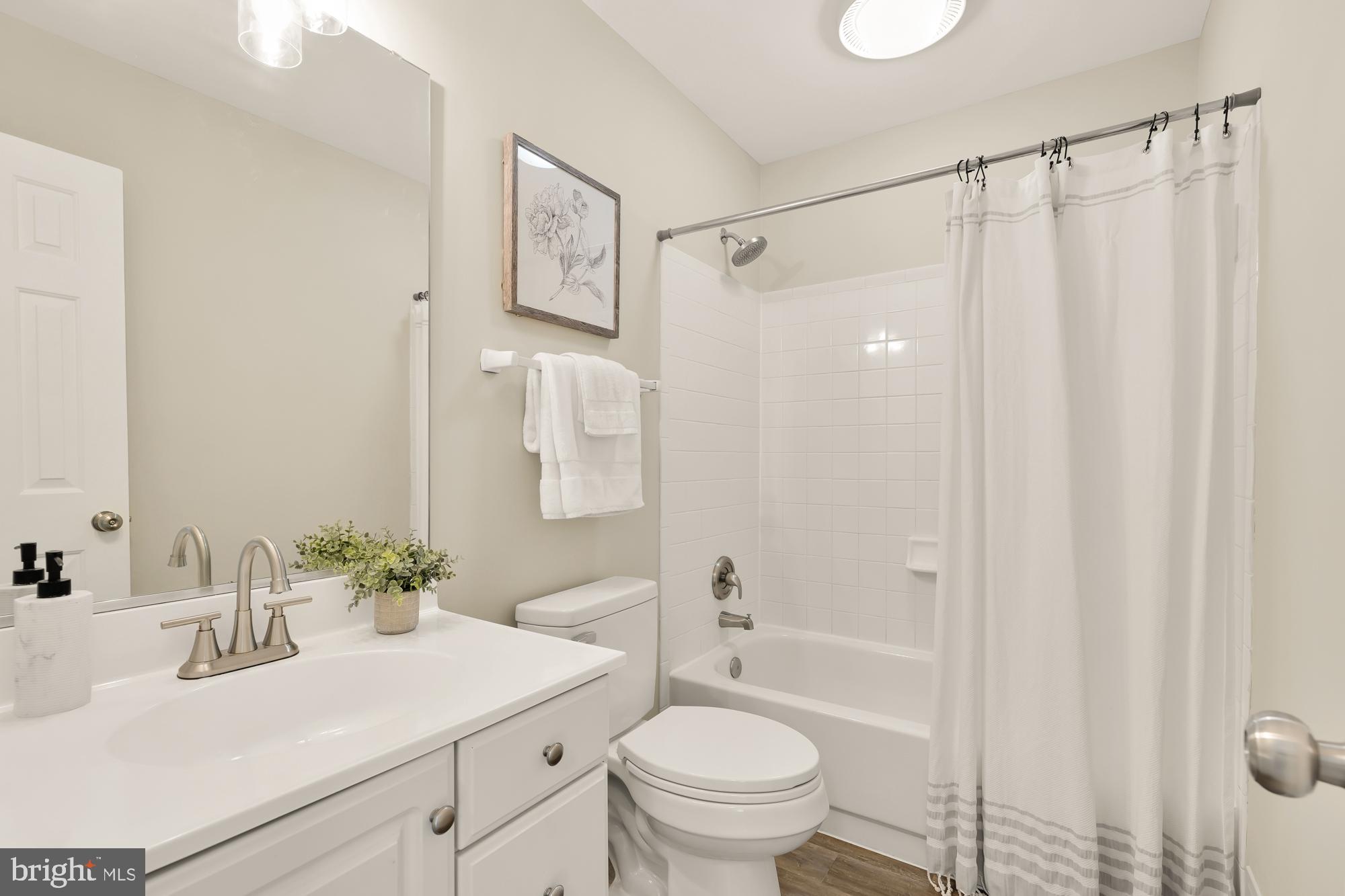 CROSSPOINTE - Residential