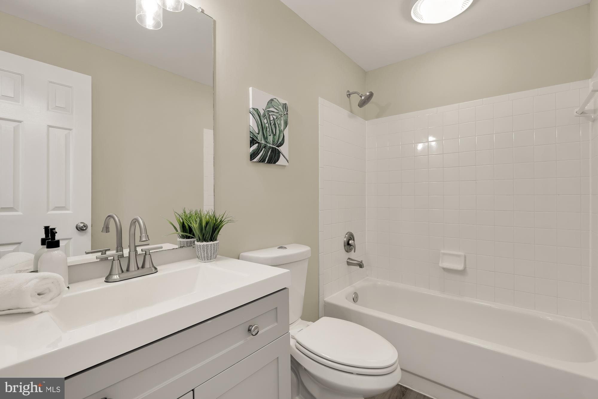 CROSSPOINTE - Residential