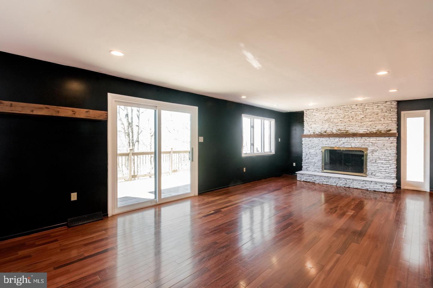 HONEYWOOD - Residential