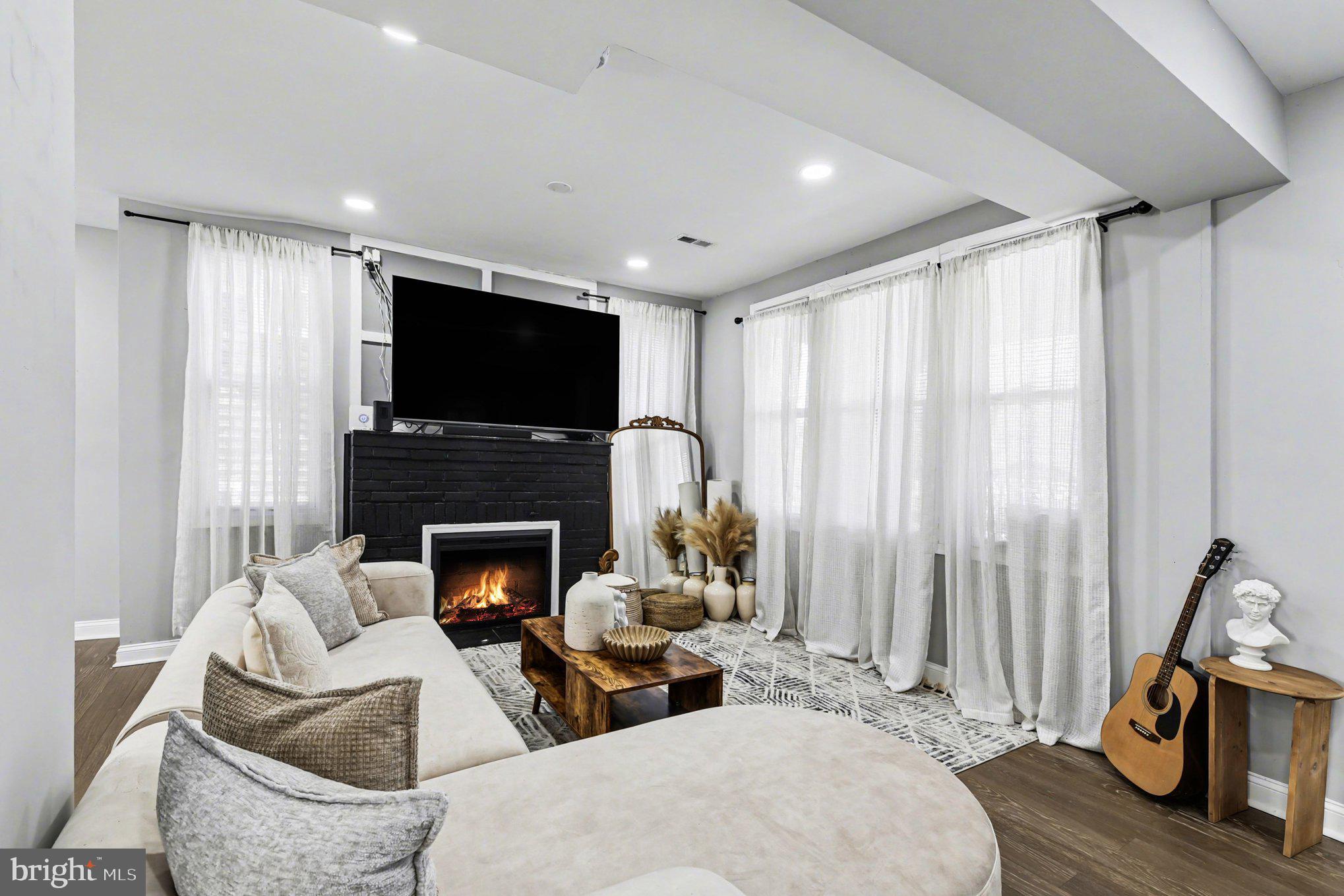 HOWARD PARK - Residential