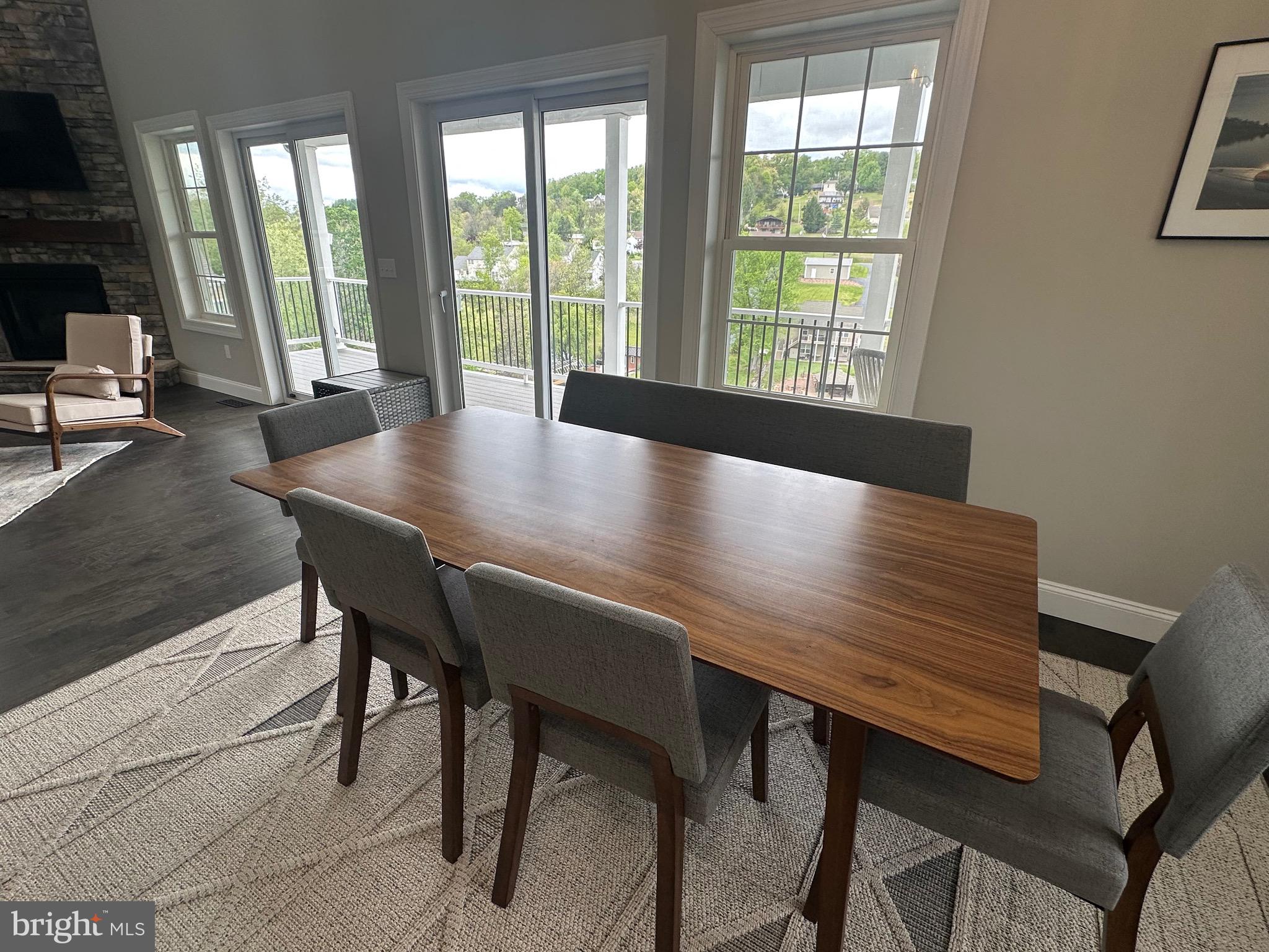LAKE WYNONAH - Residential