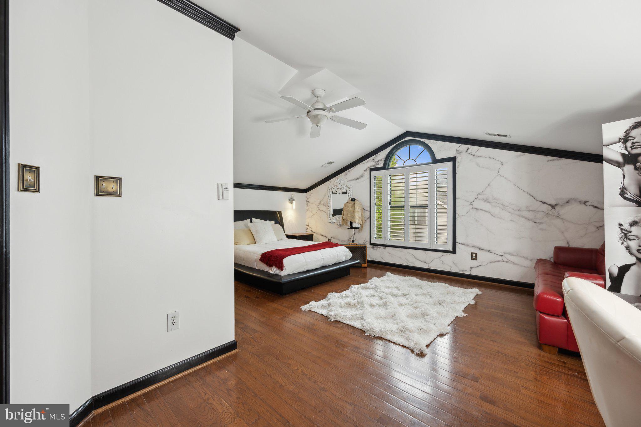 KING FARM WATKINS POND - Residential