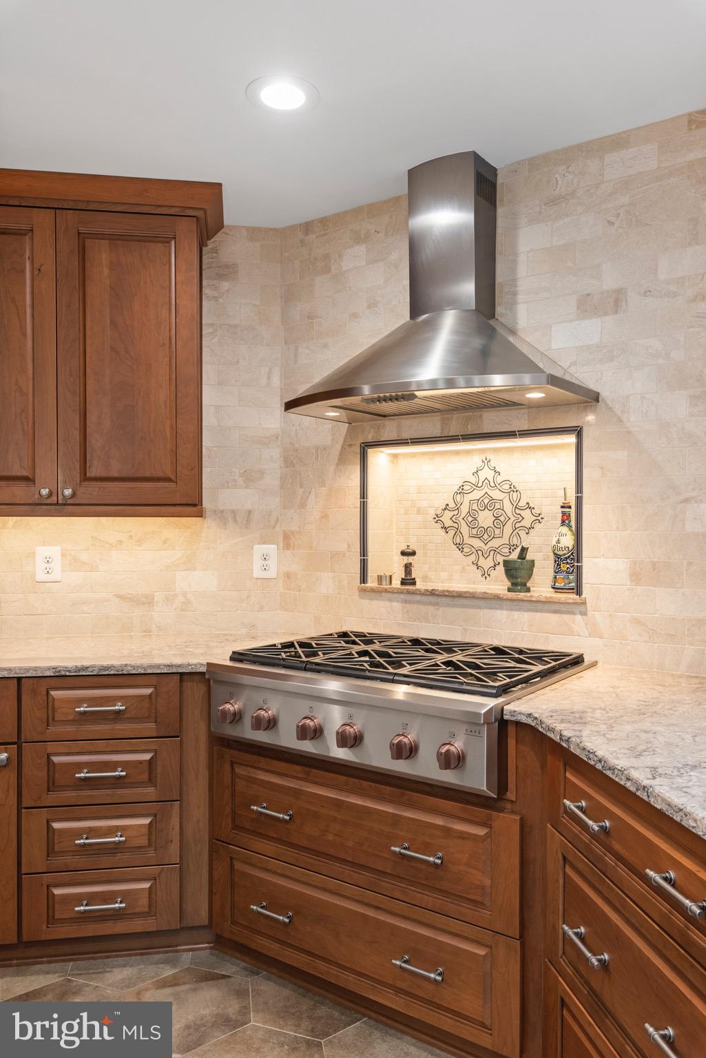 EASTPORT - Residential