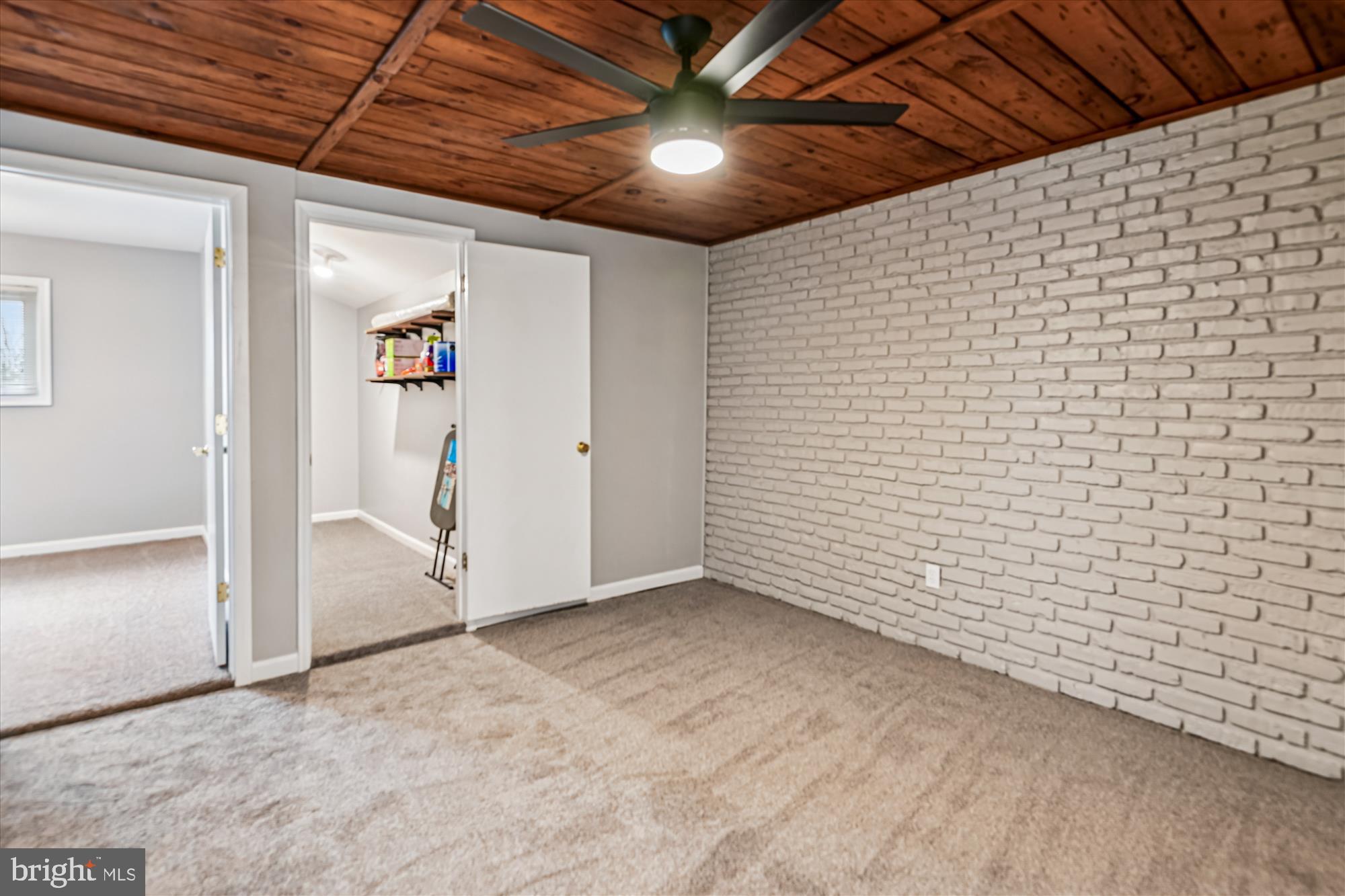 VALLEYWOOD - Residential