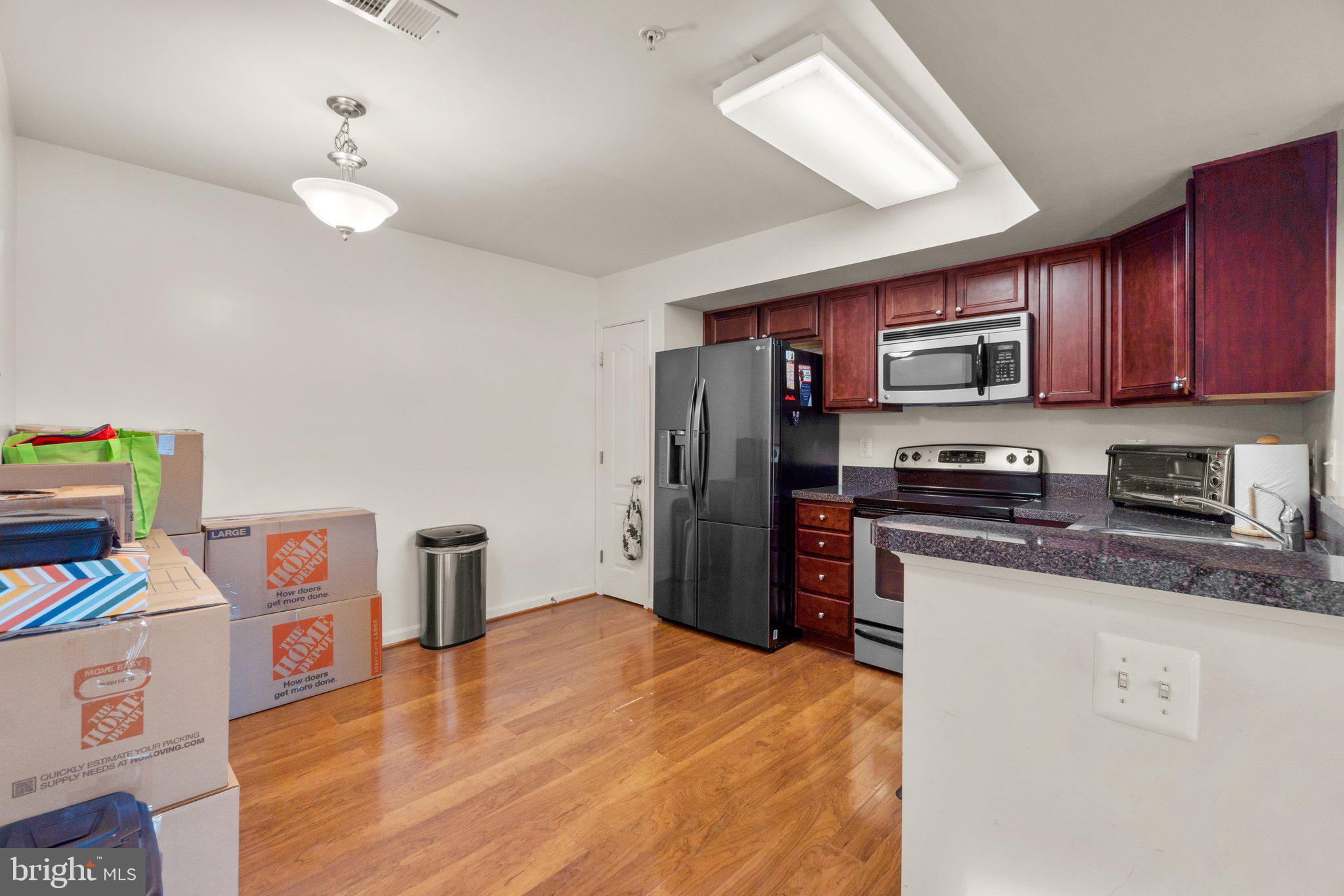 RESERVOIR RIDGE - Residential