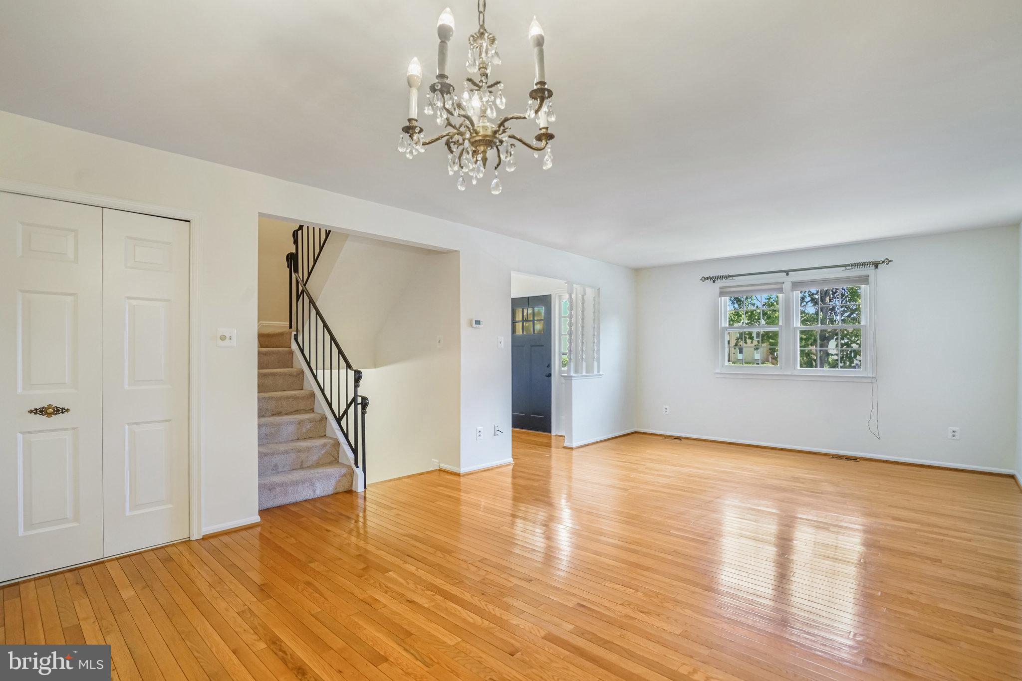 ROYAL COURT - Residential Lease